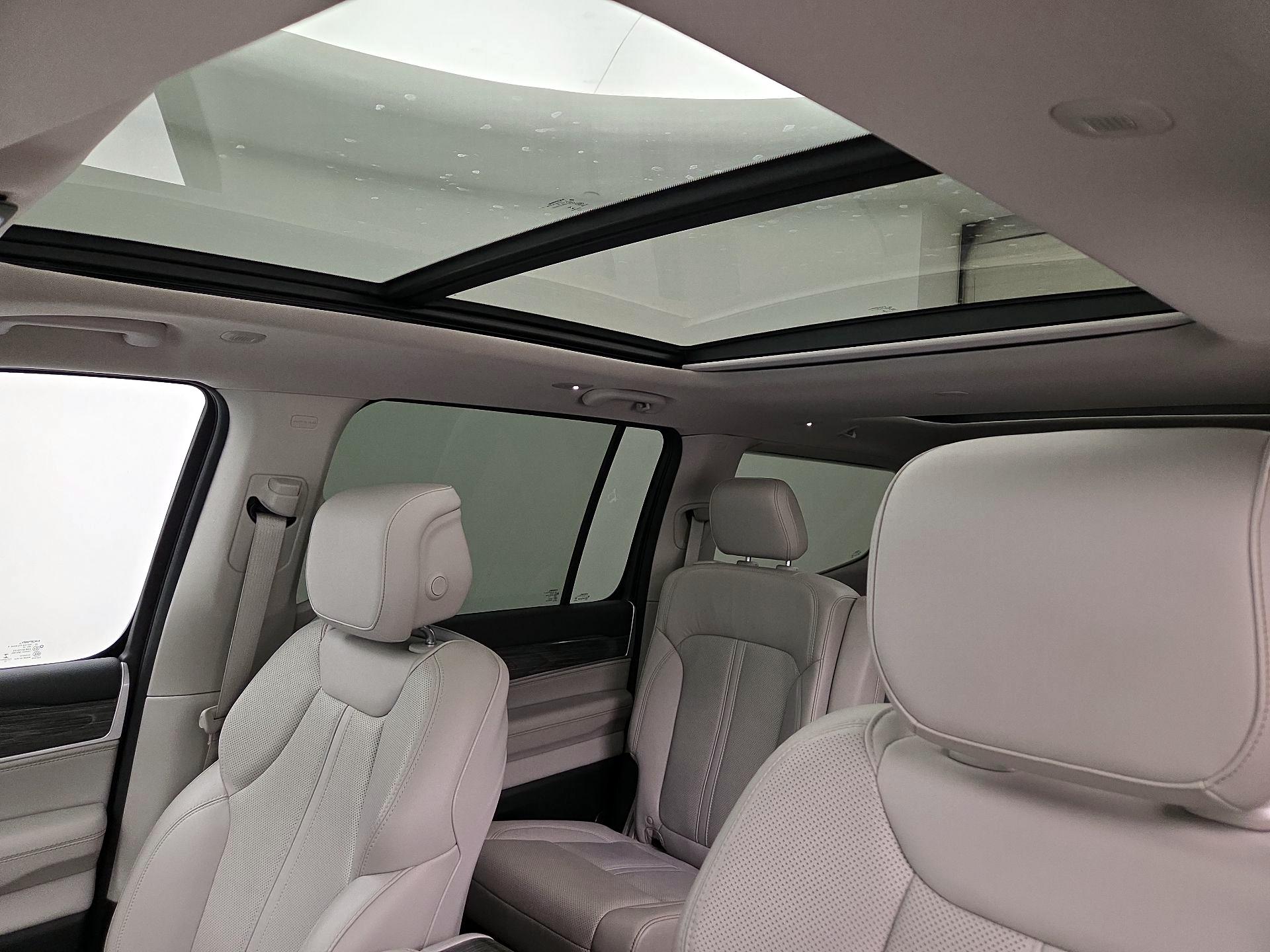 Thumbnail: 2022 Jeep Wagoneer - 20