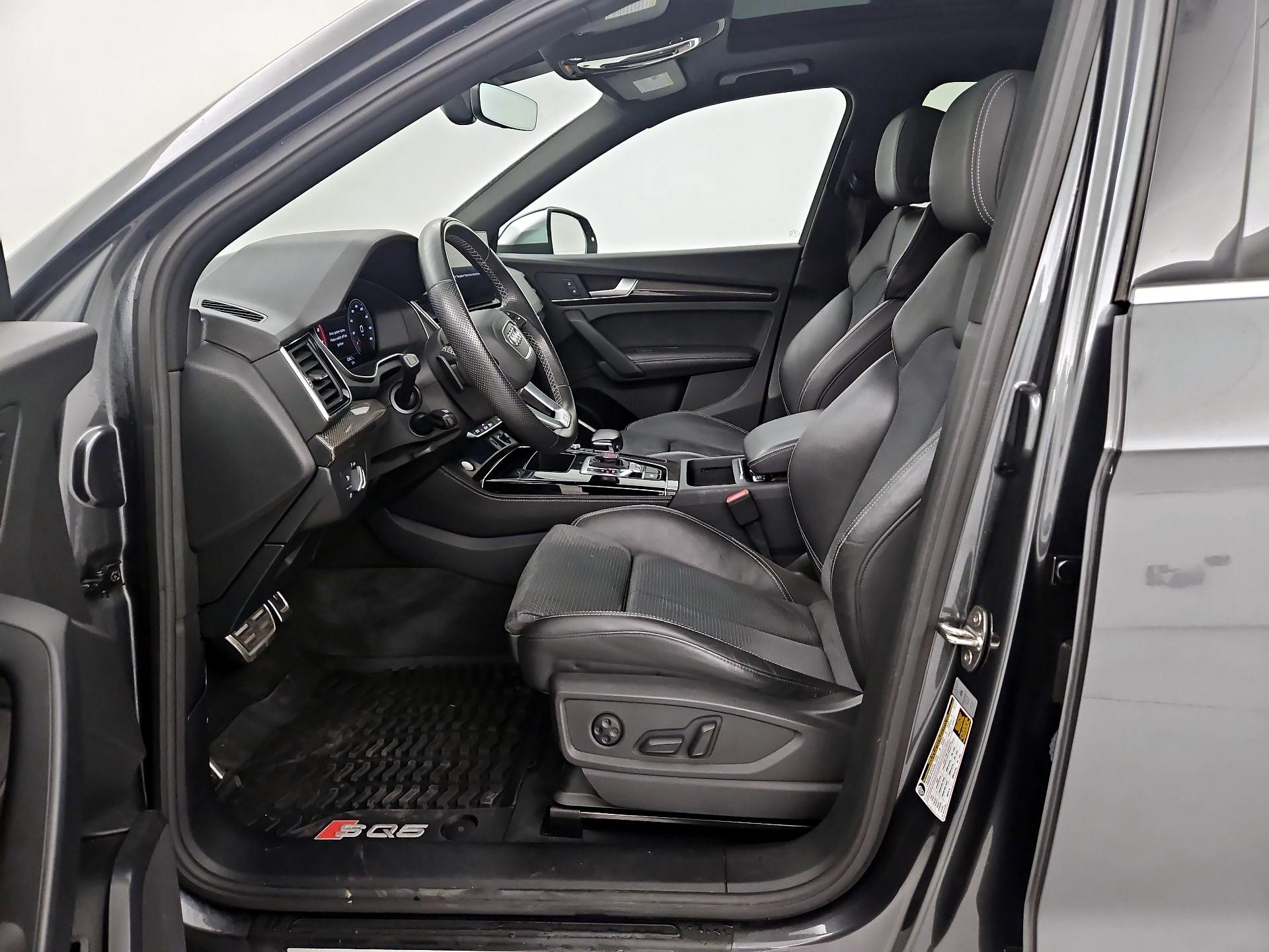 Thumbnail: 2022 Audi SQ5 - 11