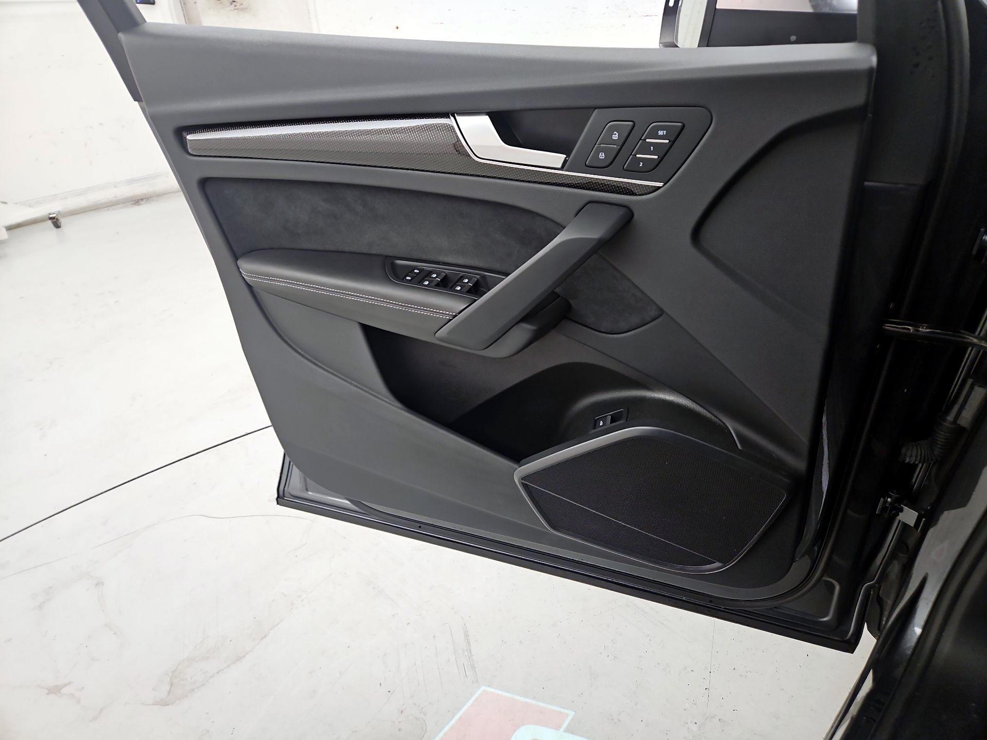 Thumbnail: 2022 Audi SQ5 - 12