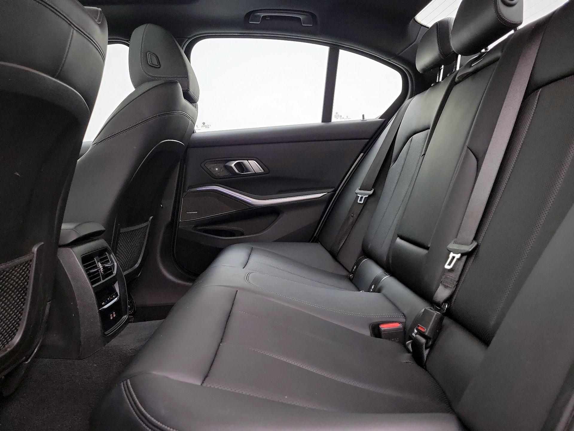 Thumbnail: 2023 BMW 3 Series - 19