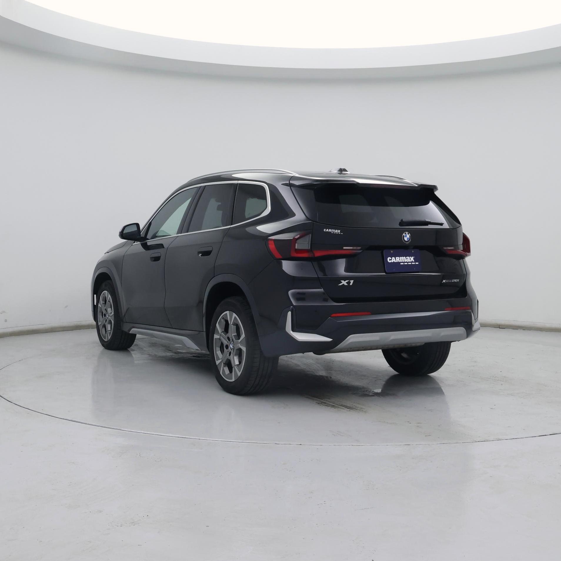 Thumbnail: 2023 BMW X1 - 2