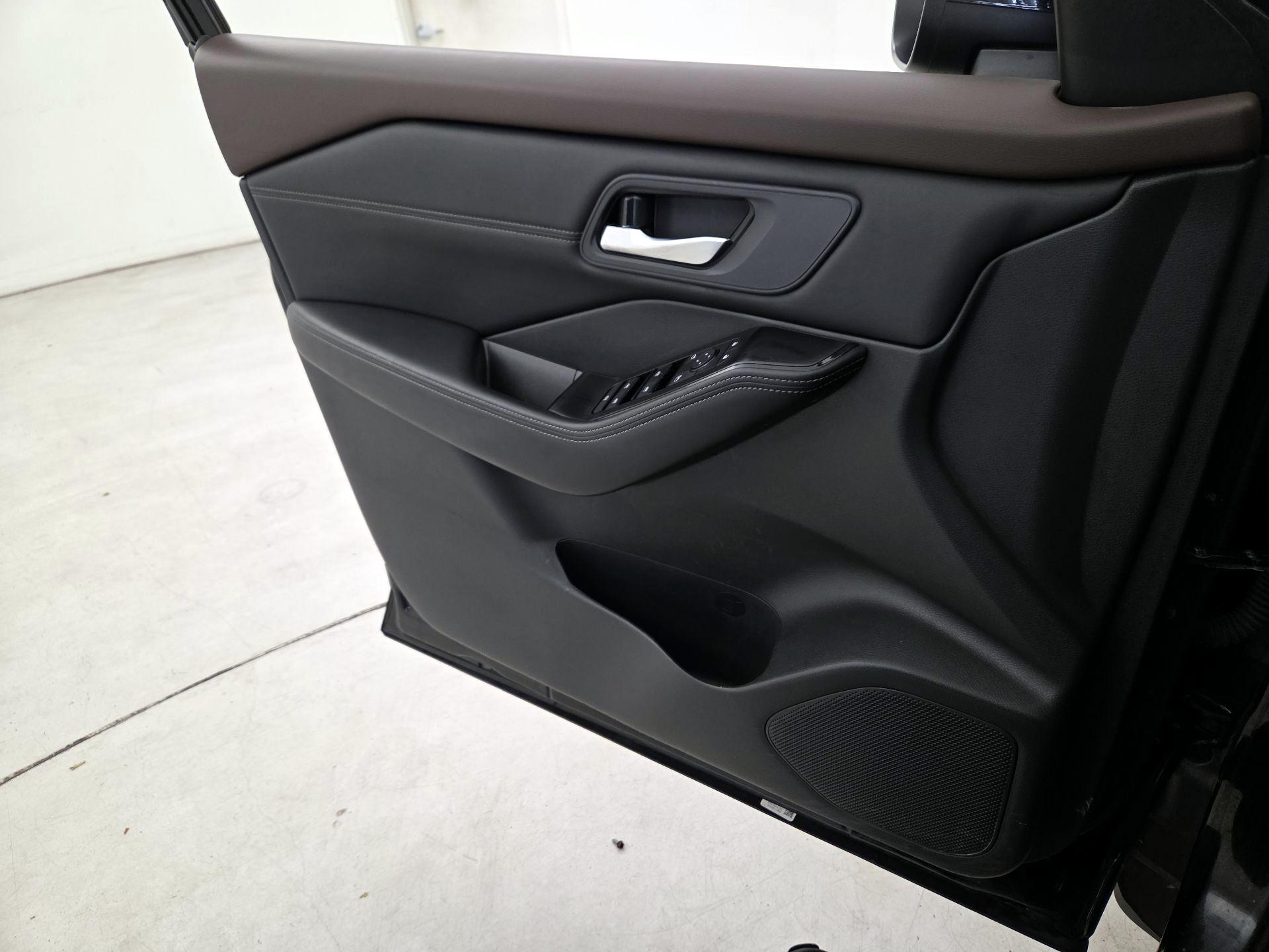 Thumbnail: 2023 Nissan Rogue - 12