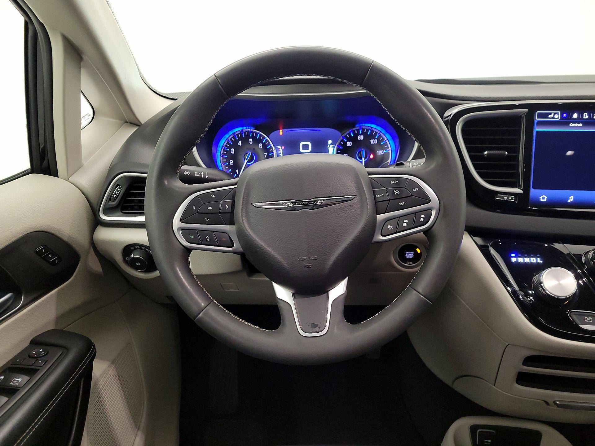 Thumbnail: 2024 Chrysler Pacifica - 10