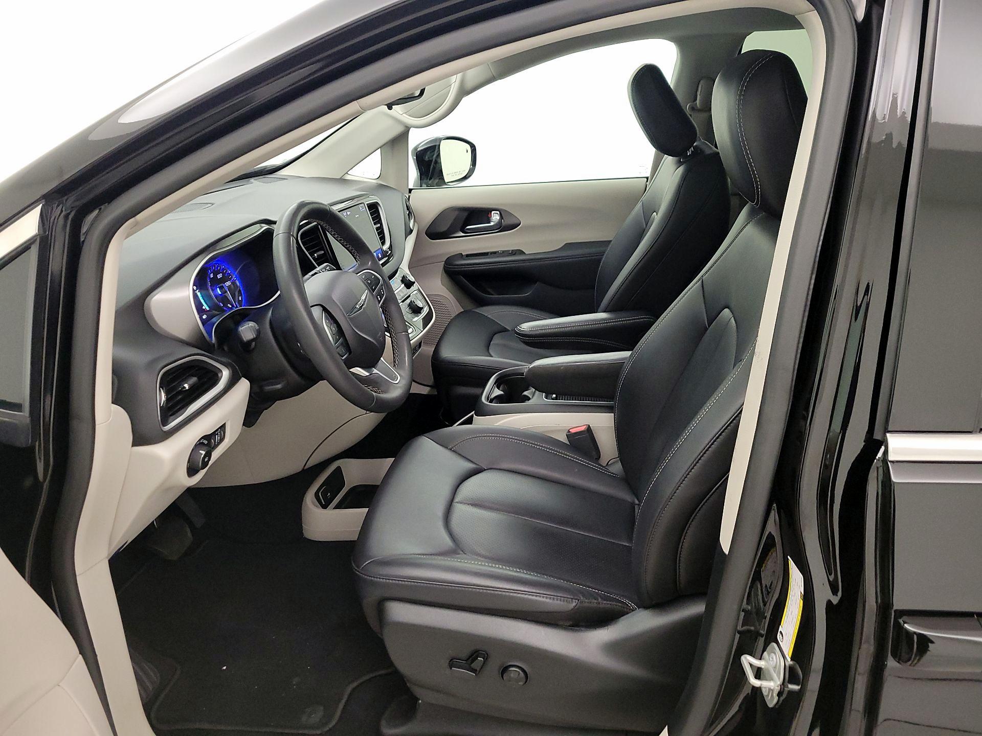 Thumbnail: 2024 Chrysler Pacifica - 11