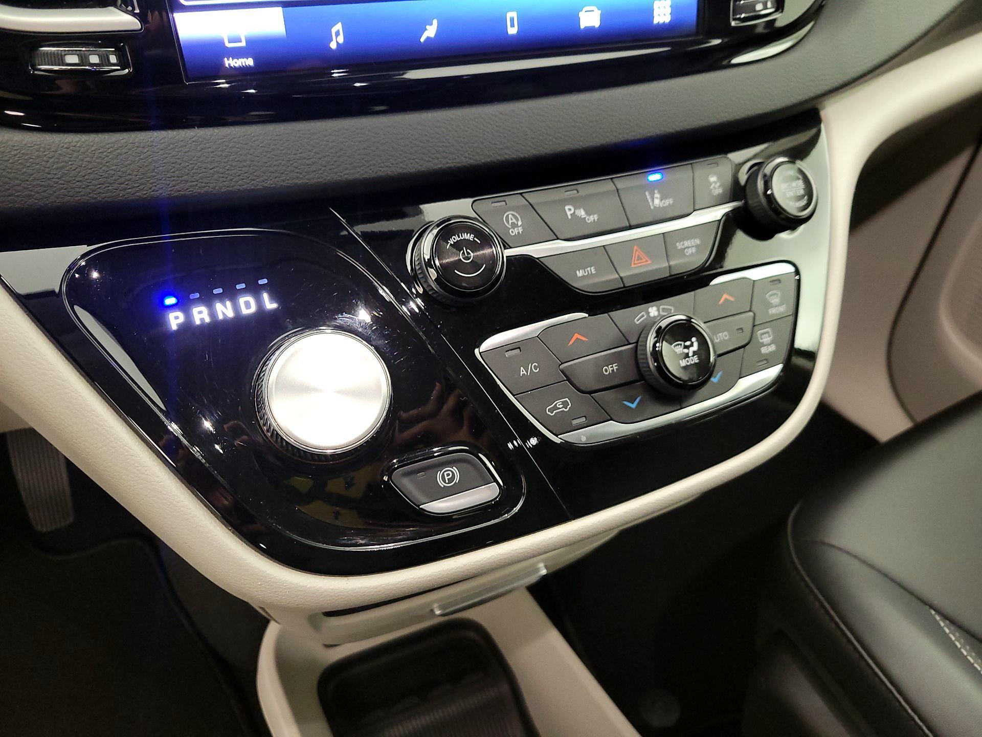 Thumbnail: 2024 Chrysler Pacifica - 16