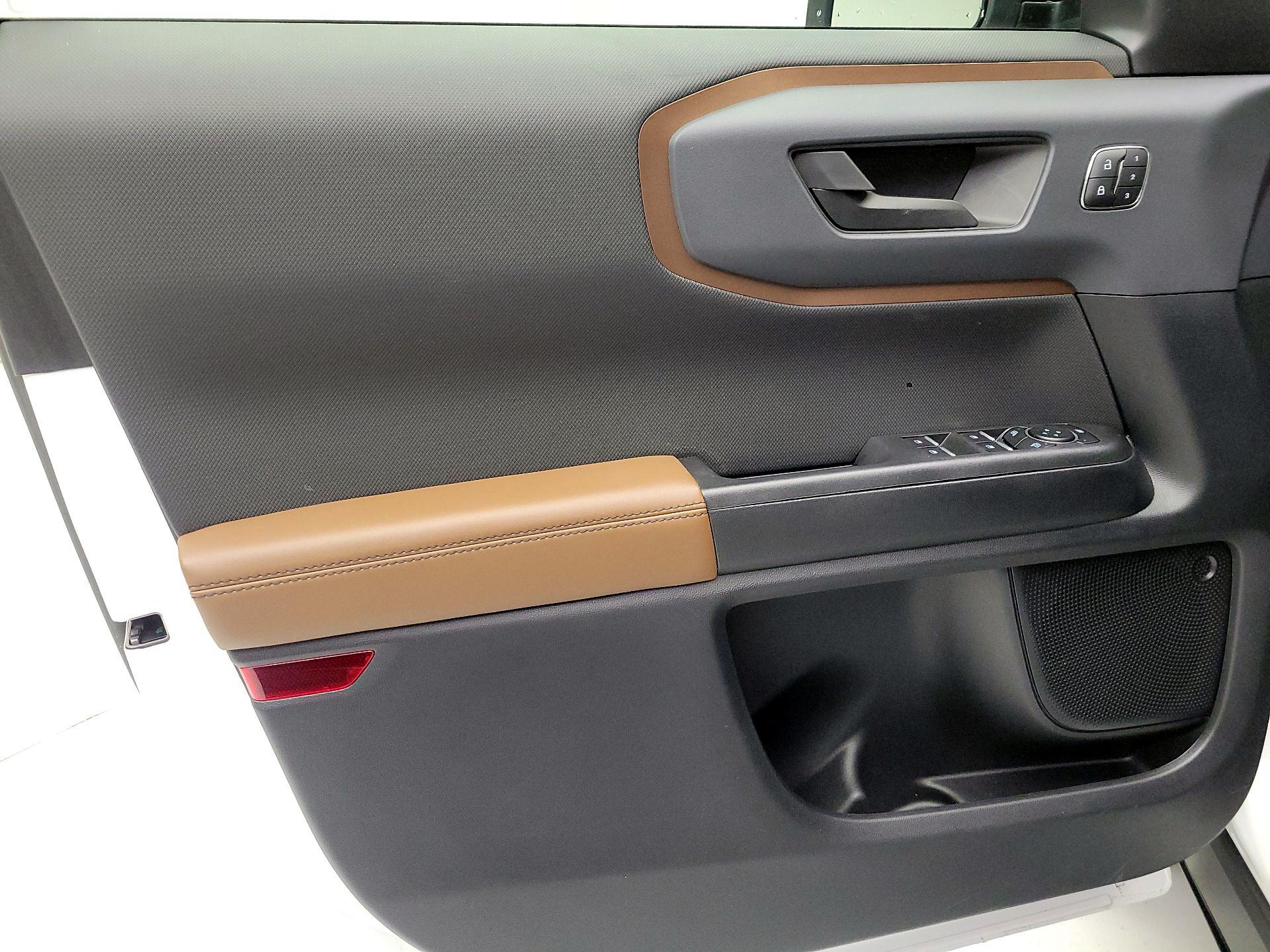 Thumbnail: 2023 Ford Bronco Sport - 10