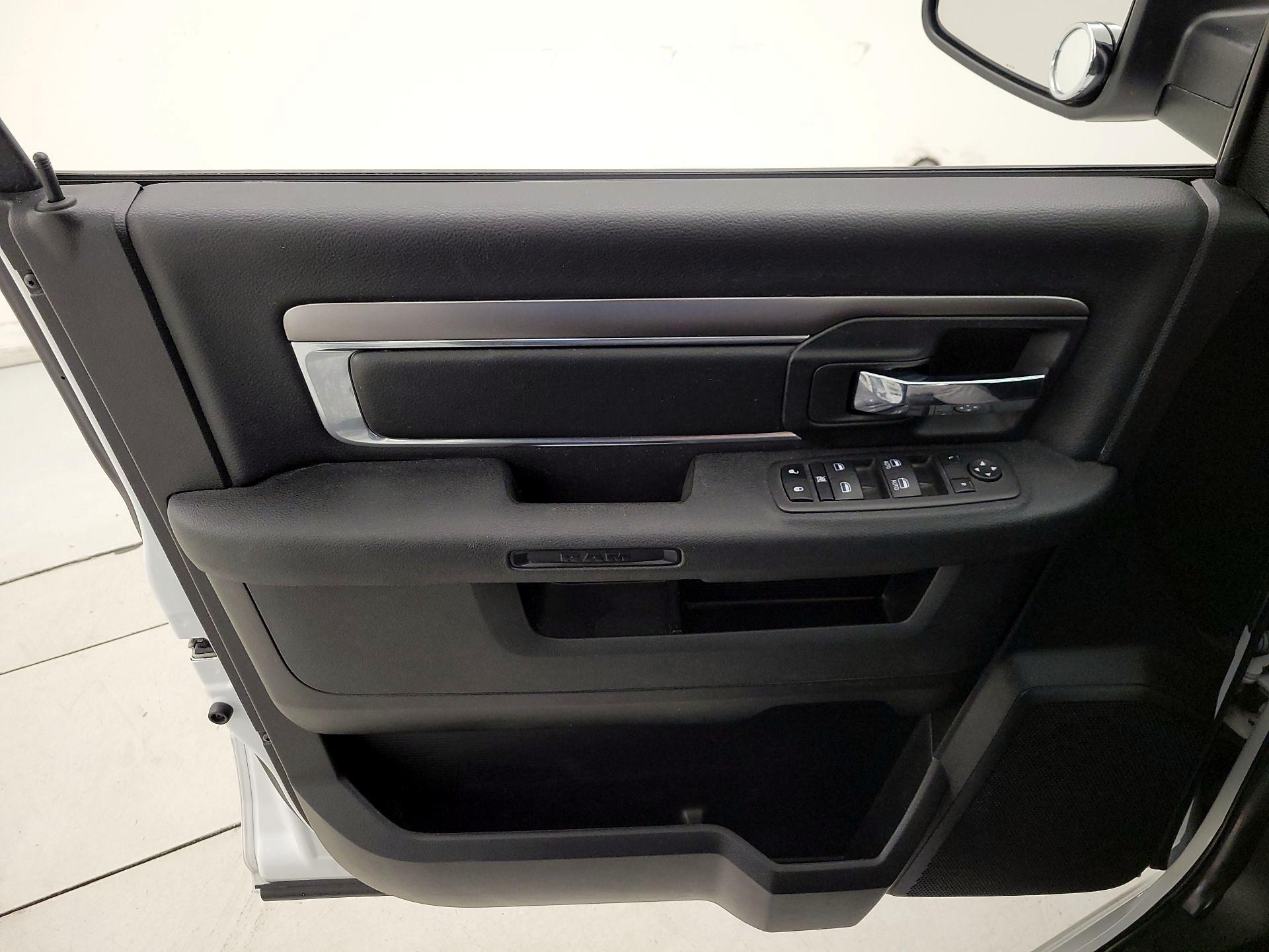 Thumbnail: 2024 RAM 1500 Classic - 12