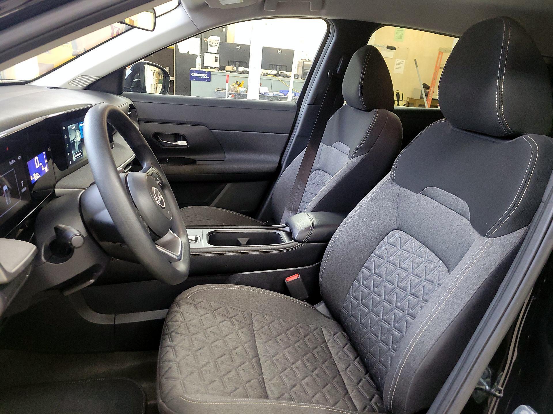 Thumbnail: 2025 Nissan Kicks - 9