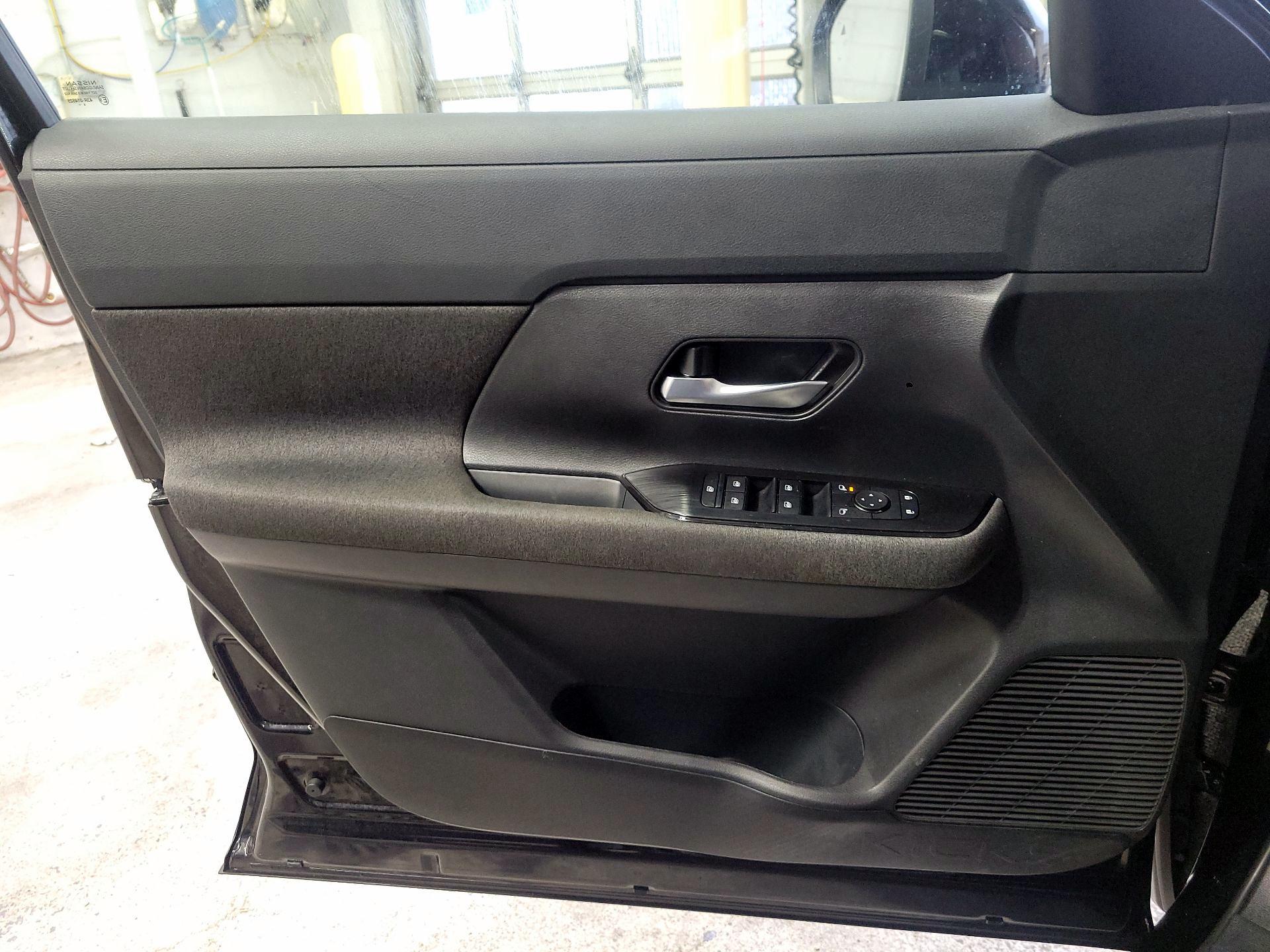 Thumbnail: 2025 Nissan Kicks - 10