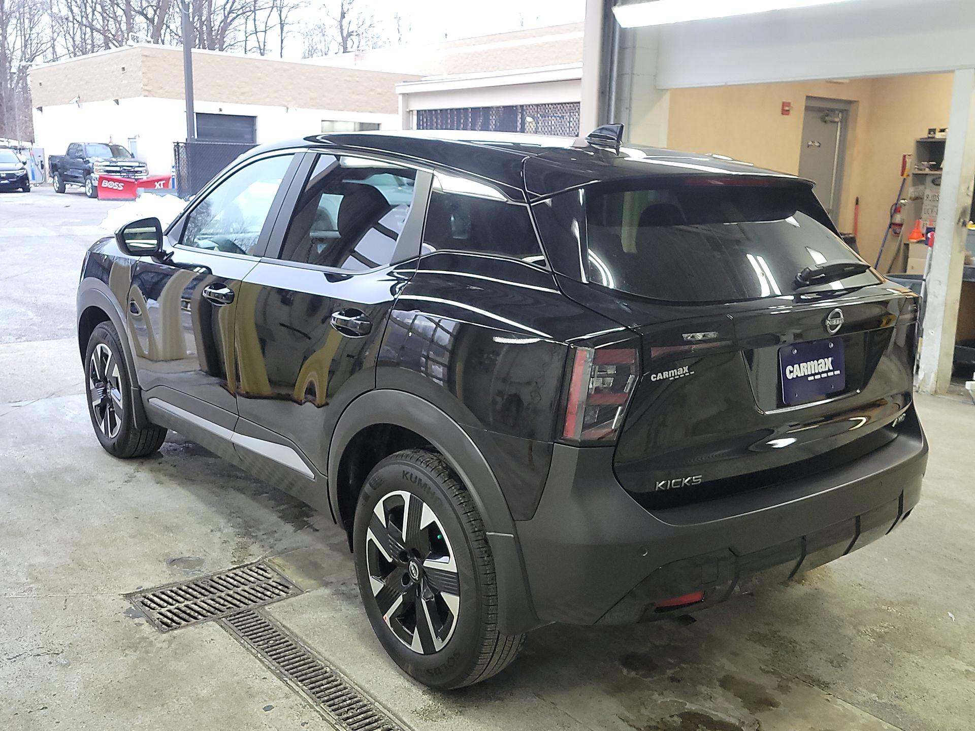 Thumbnail: 2025 Nissan Kicks - 7