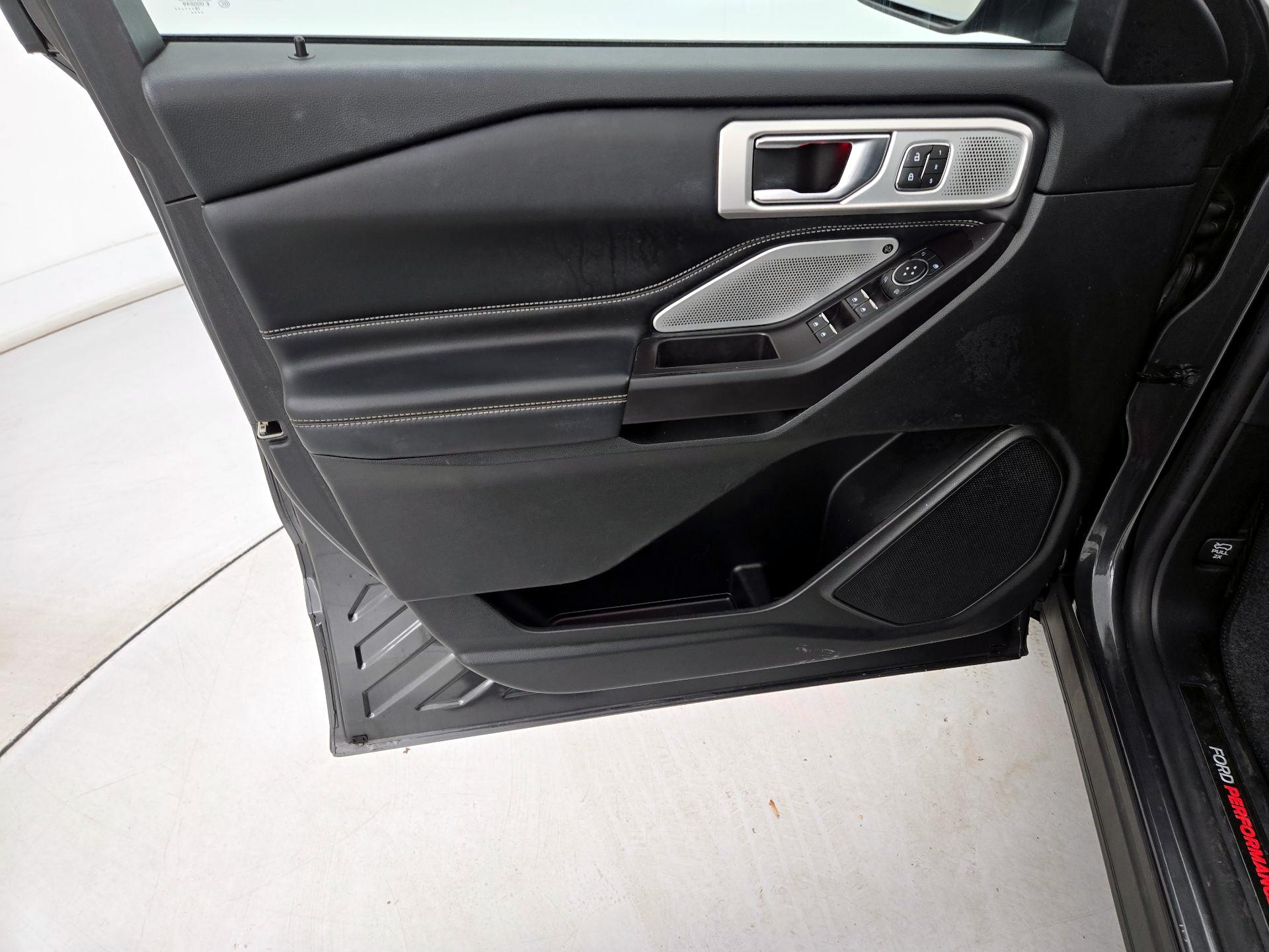 Thumbnail: 2020 Ford Explorer - 12