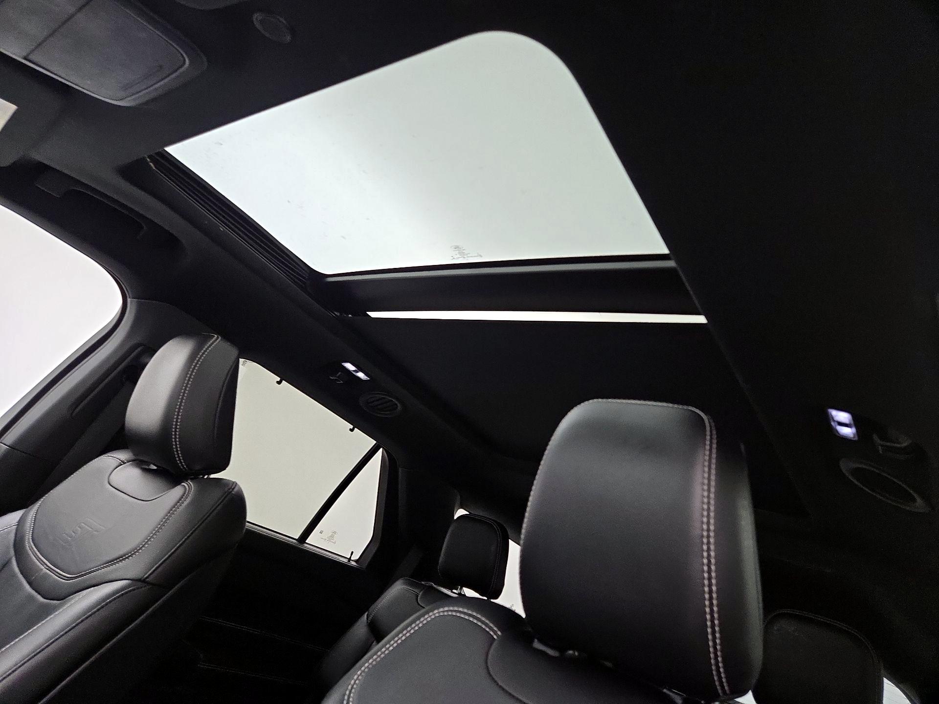 Thumbnail: 2020 Ford Explorer - 20