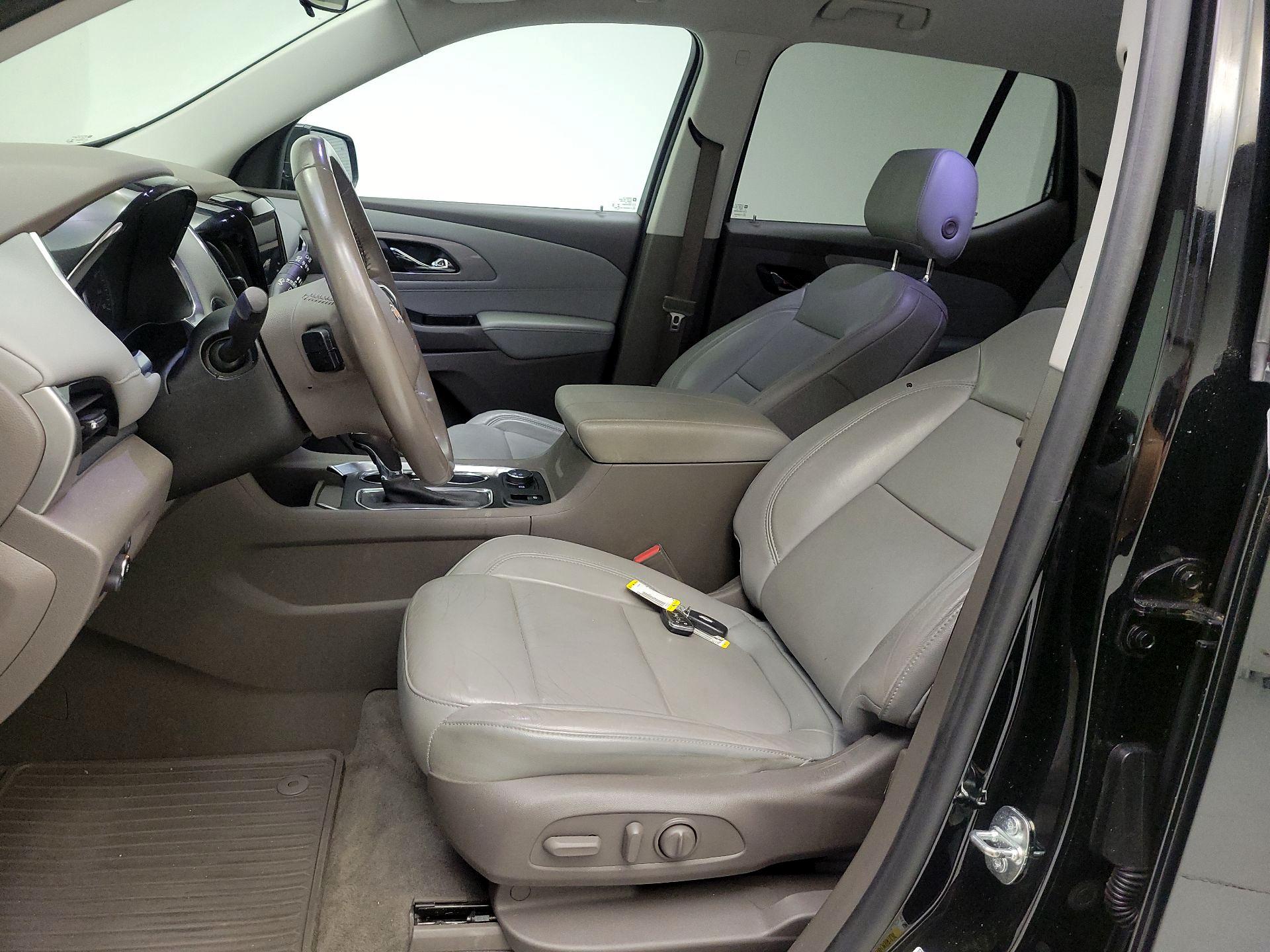 Thumbnail: 2020 Chevrolet Traverse - 11