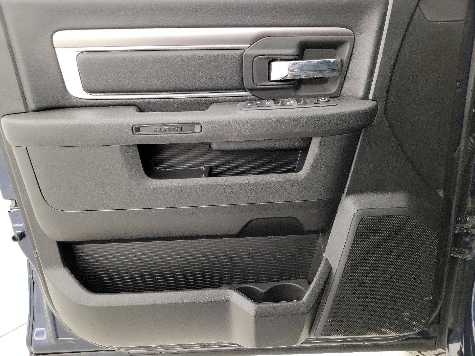 Thumbnail: 2022 RAM 1500 Classic - 12