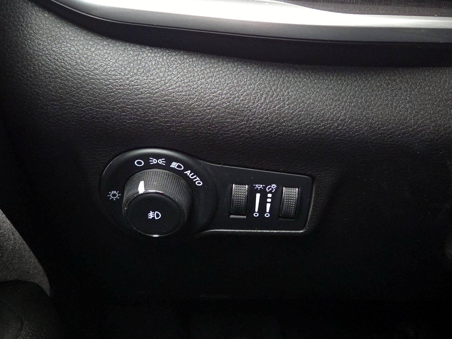 Thumbnail: 2022 Jeep Compass - 13