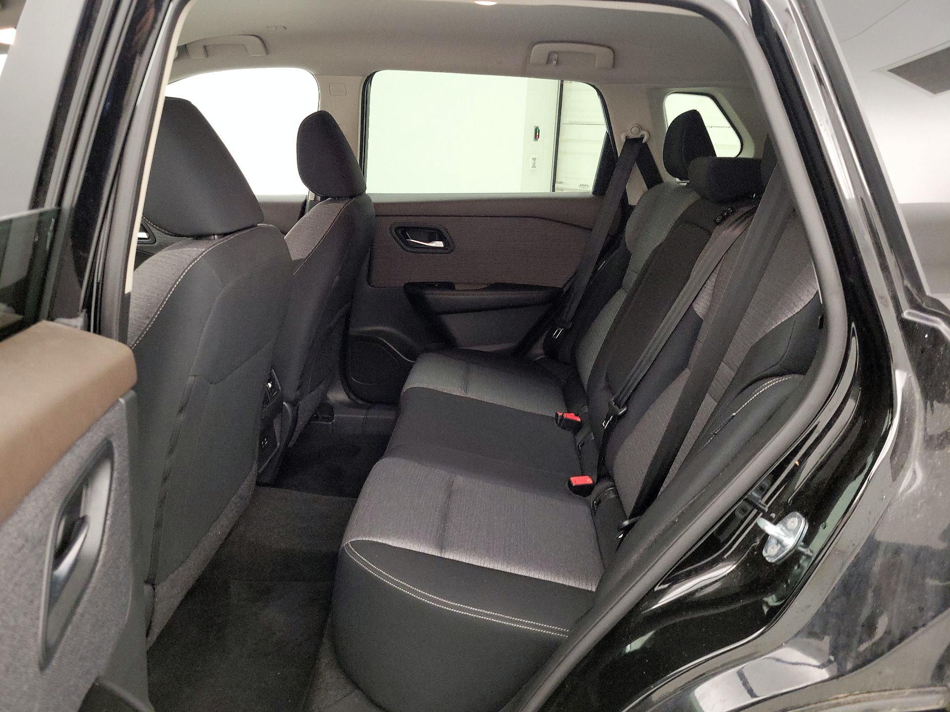 Thumbnail: 2023 Nissan Rogue - 19