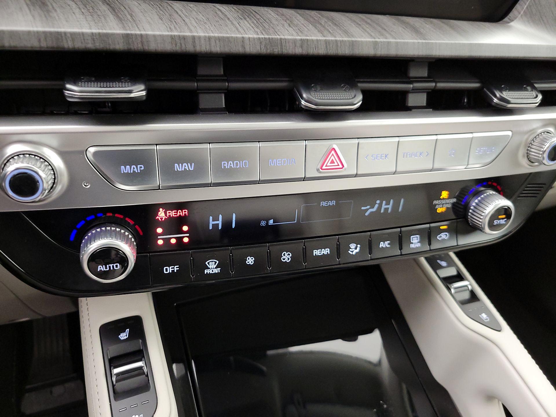 Thumbnail: 2024 Kia Telluride - 17