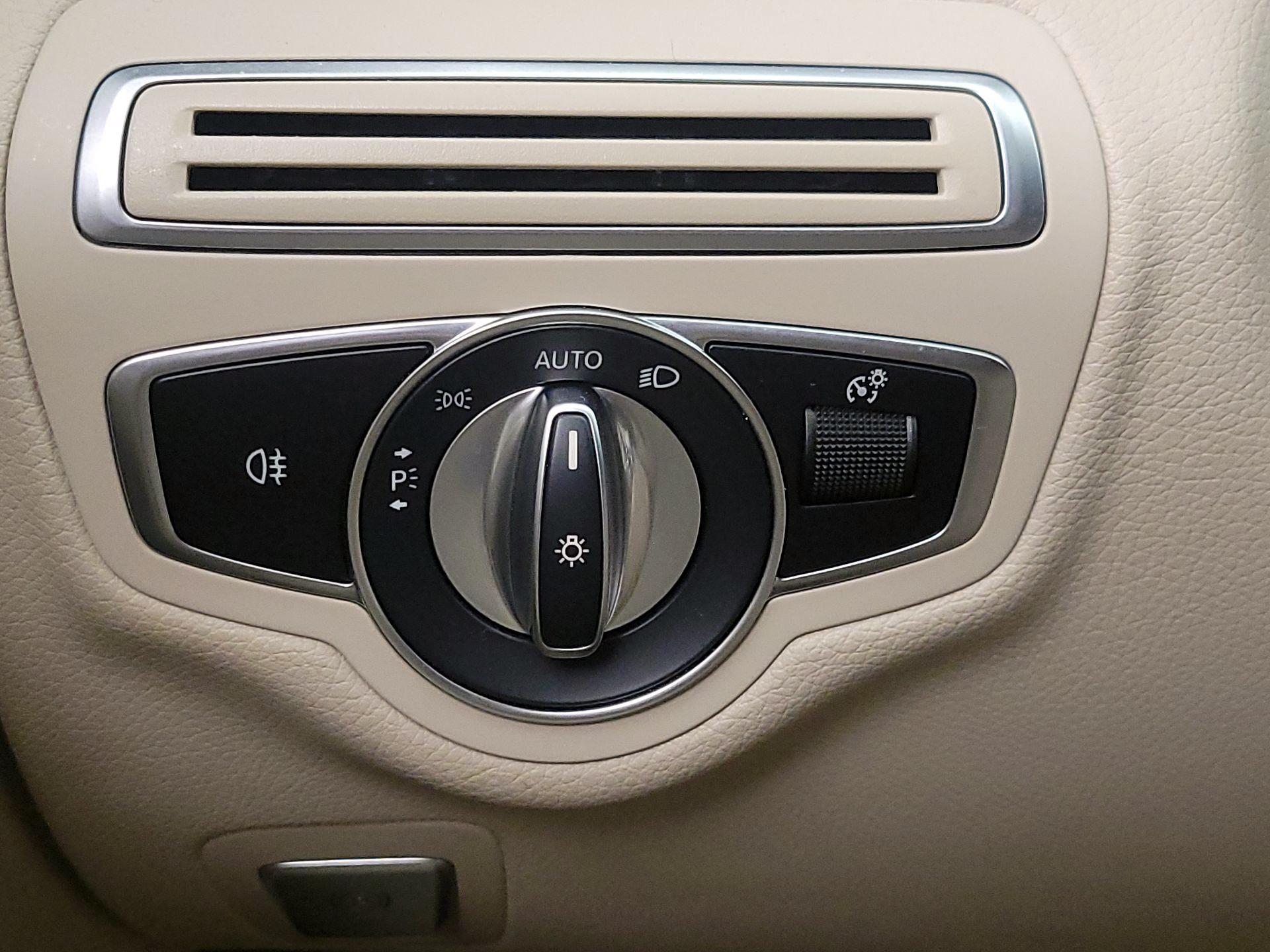 Thumbnail: 2021 Mercedes-Benz C-Class - 13