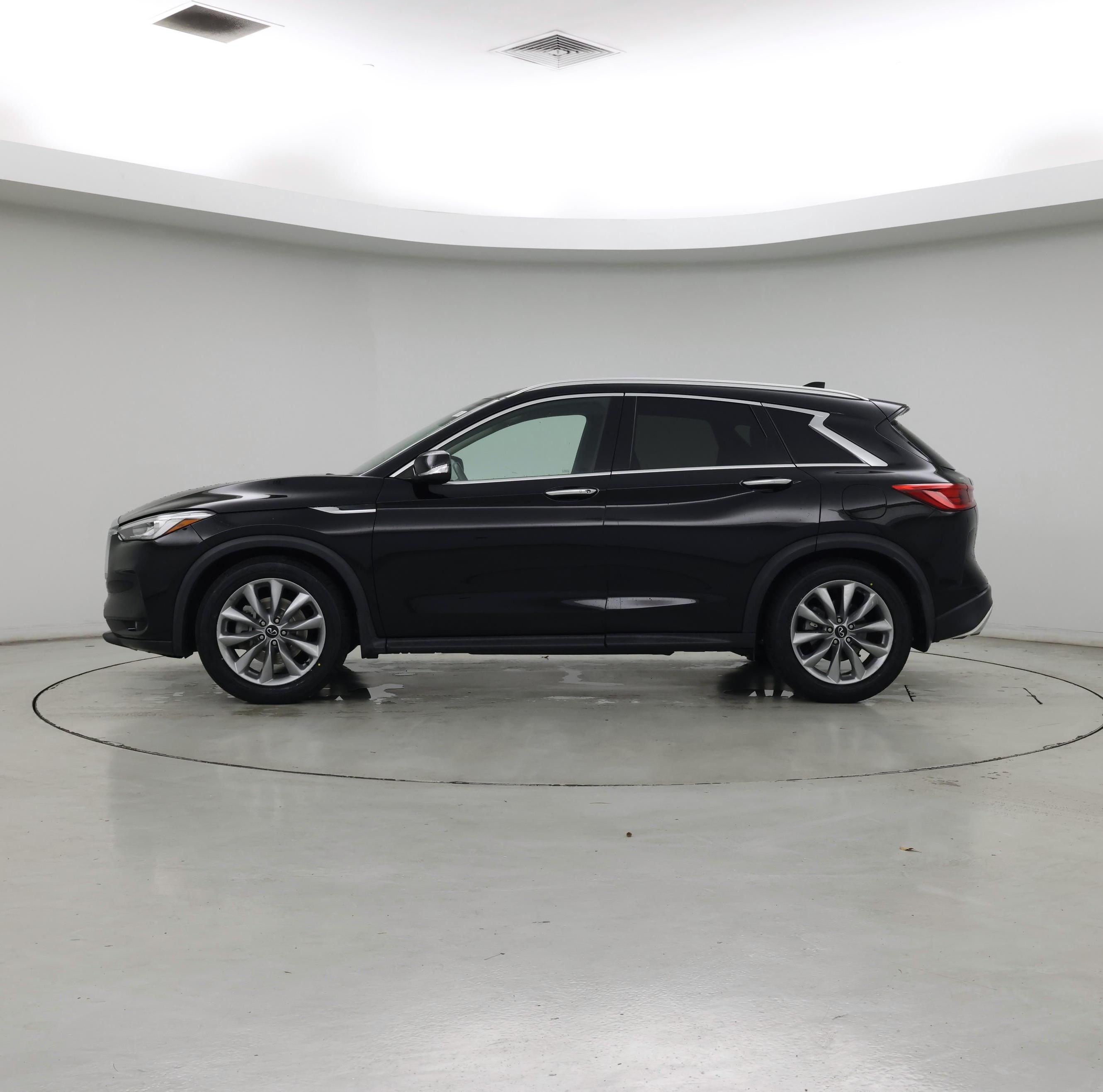 Thumbnail: 2021 INFINITI QX50 - 3