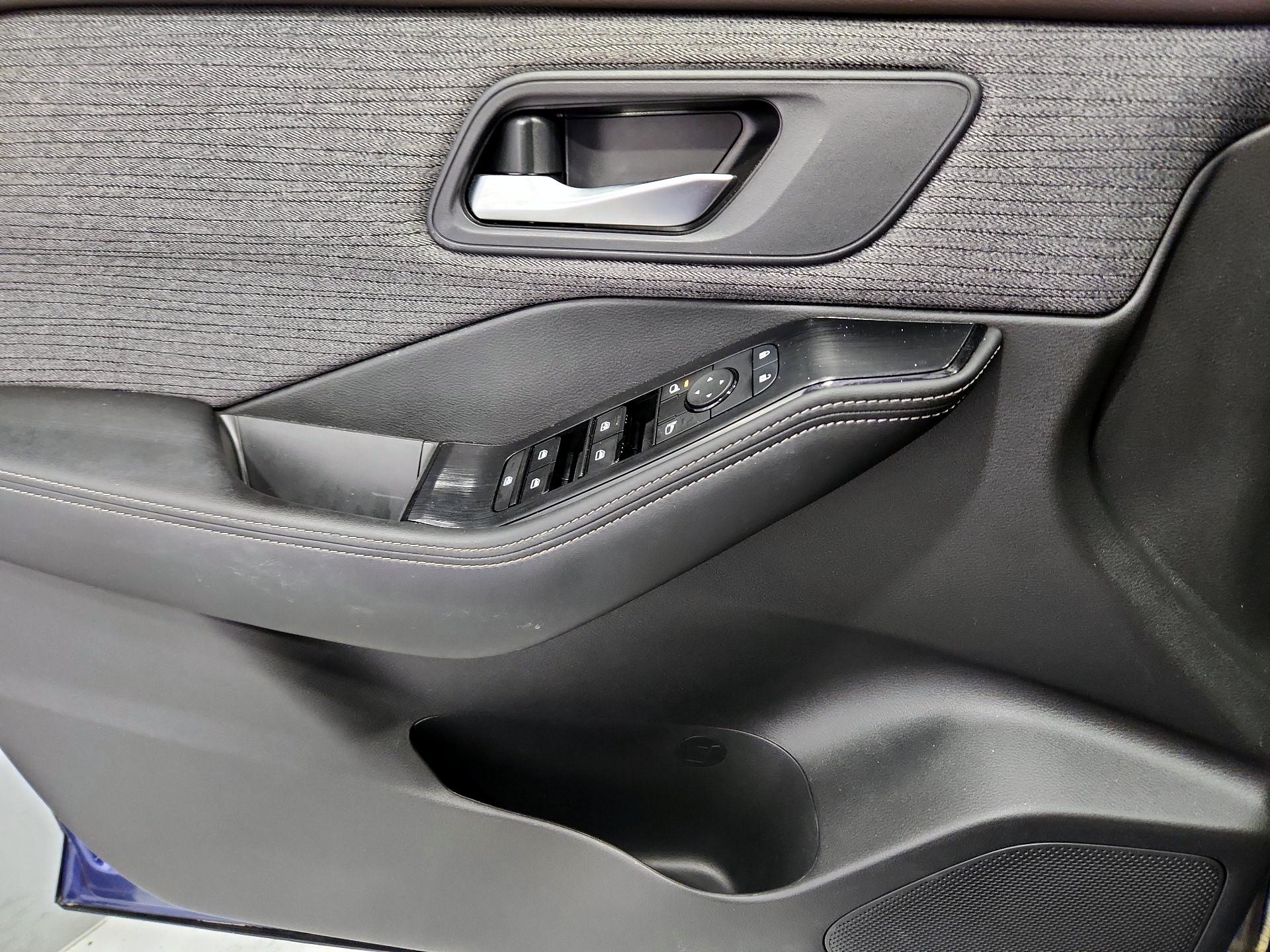 Thumbnail: 2023 Nissan Rogue - 12