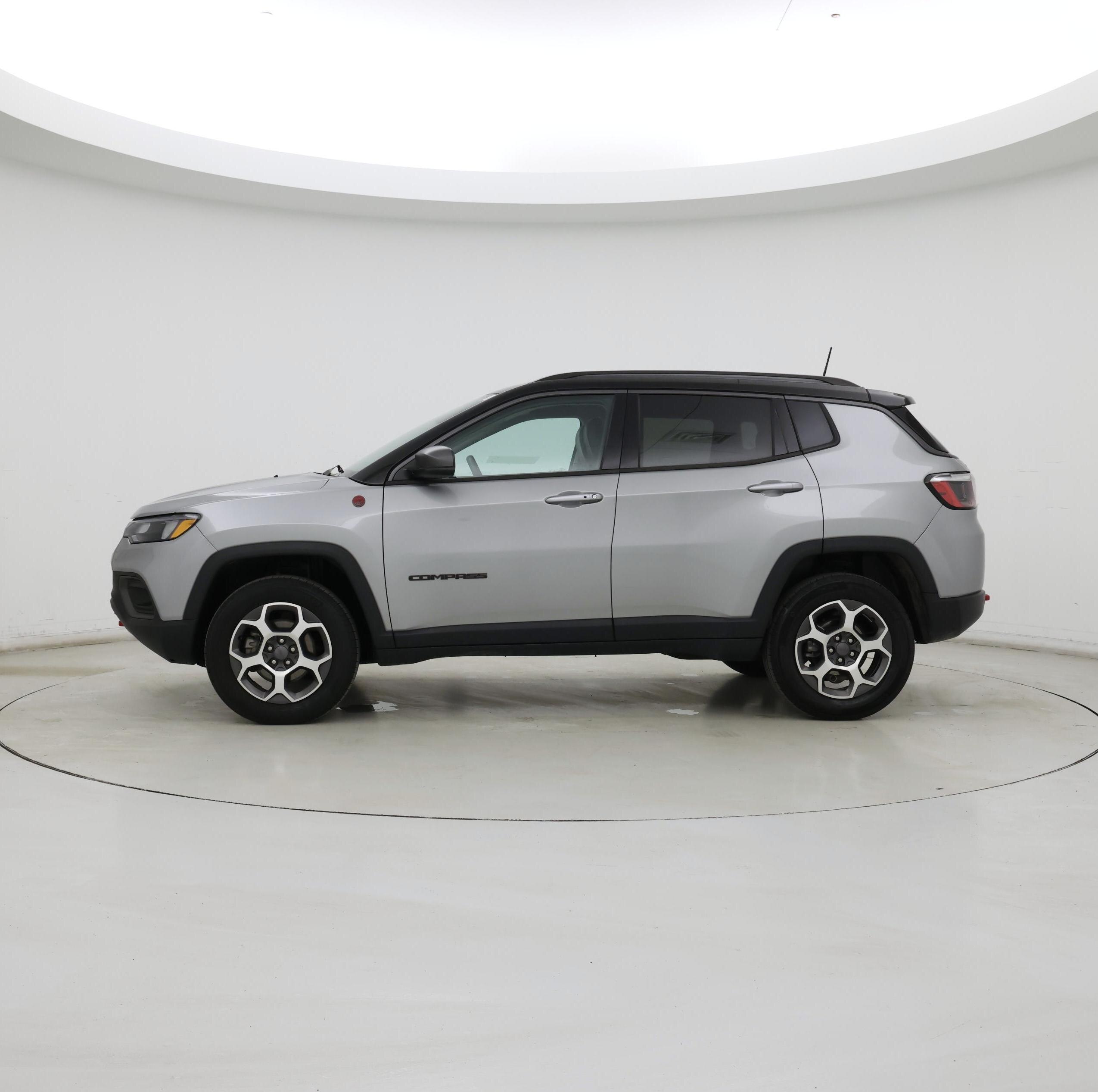 Thumbnail: 2022 Jeep Compass - 3