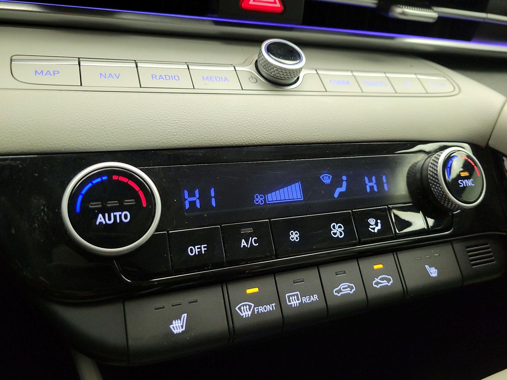 Thumbnail: 2024 Hyundai Elantra - 16