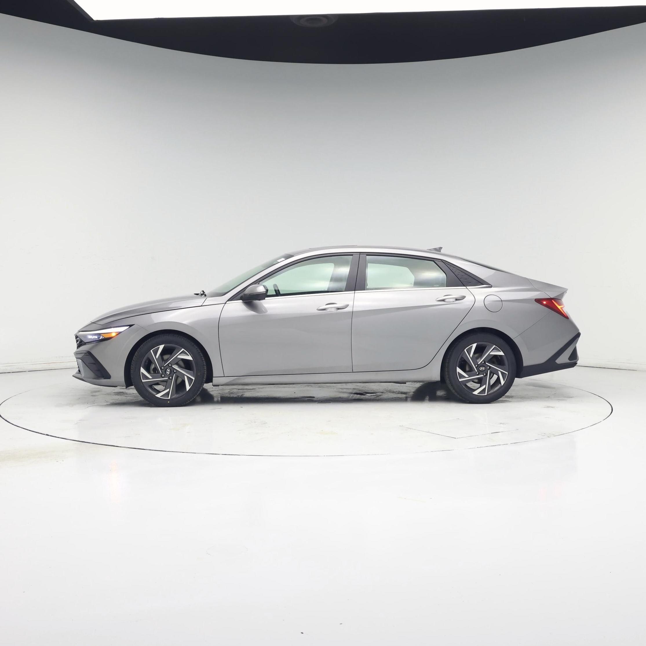 Thumbnail: 2024 Hyundai Elantra - 3