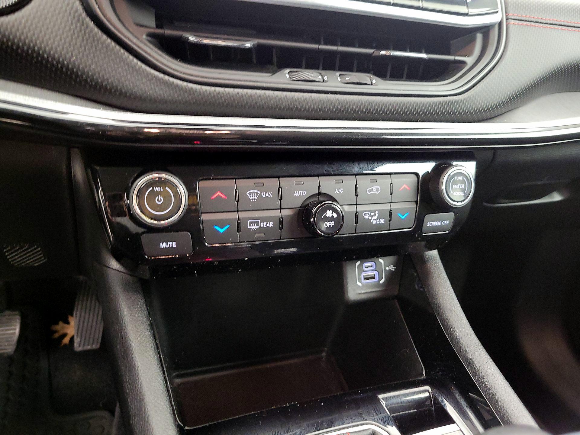 Thumbnail: 2022 Jeep Compass - 16