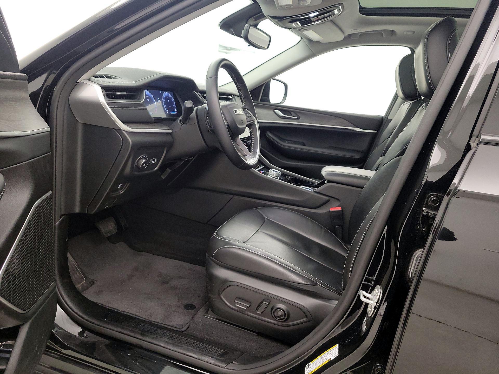 Thumbnail: 2022 Jeep Grand Cherokee - 11