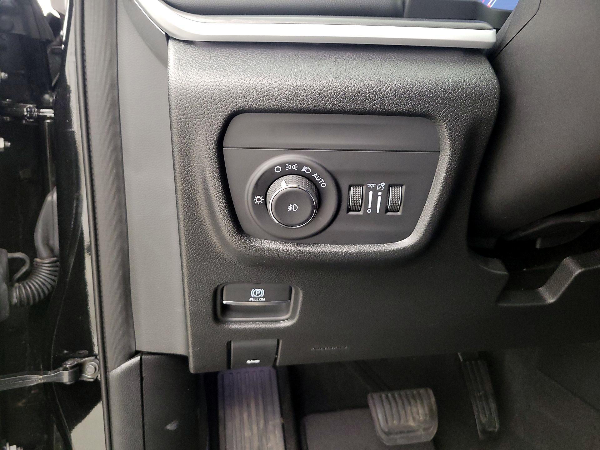 Thumbnail: 2022 Jeep Grand Cherokee - 13