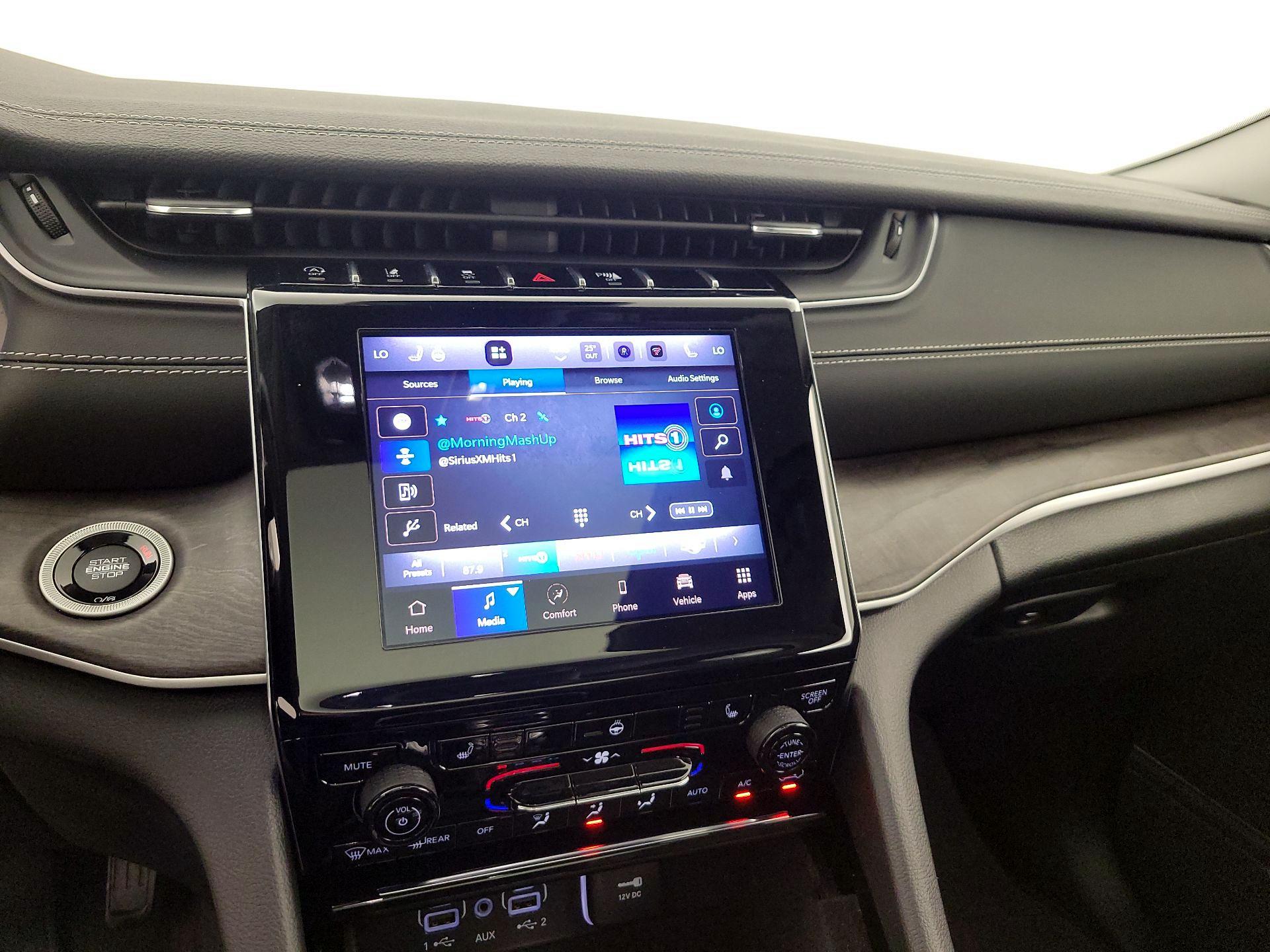 Thumbnail: 2022 Jeep Grand Cherokee - 15