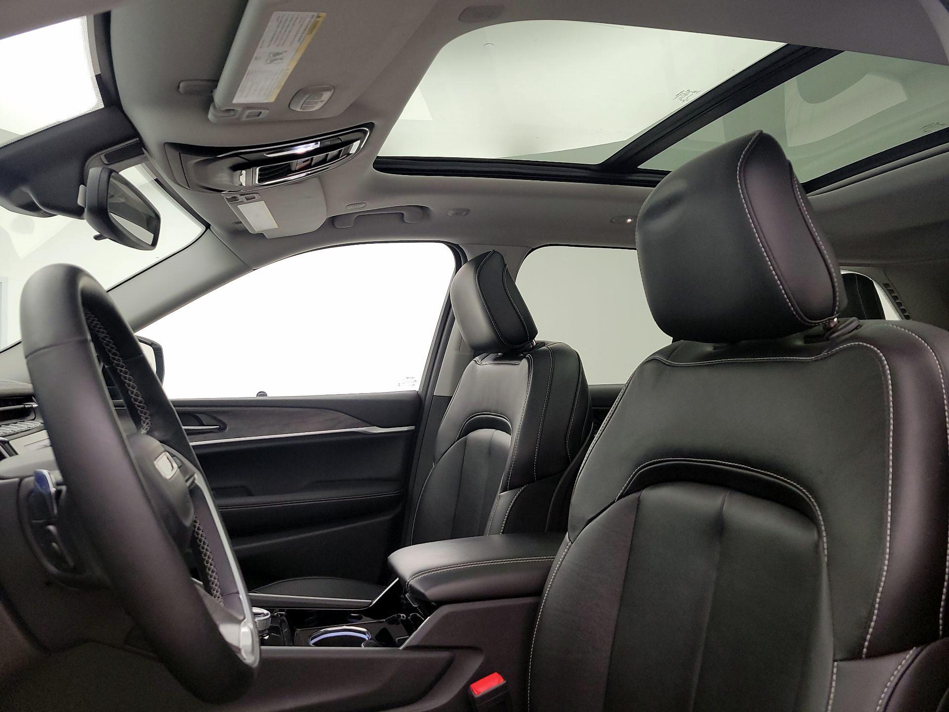 Thumbnail: 2022 Jeep Grand Cherokee - 19