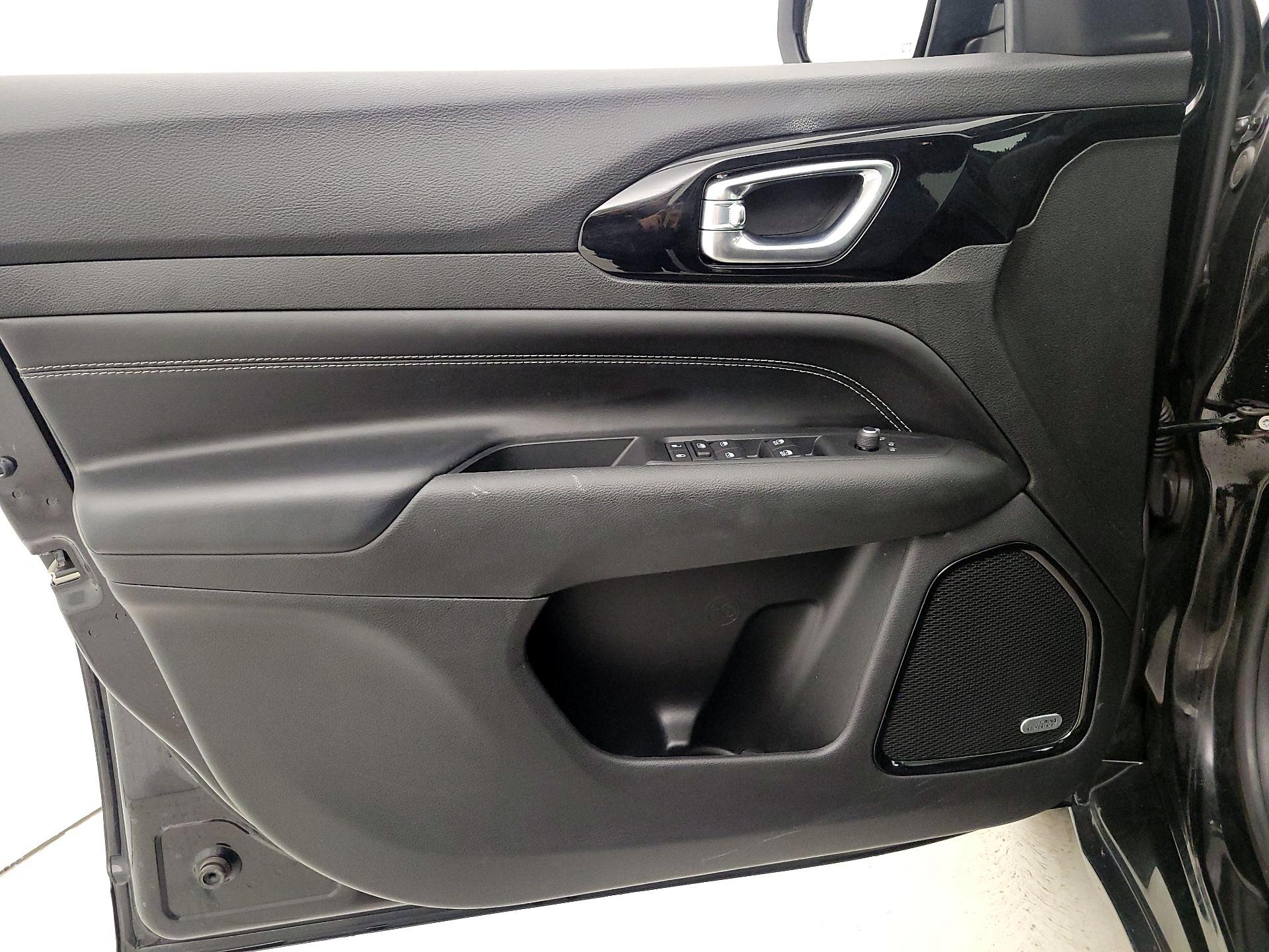 Thumbnail: 2022 Jeep Compass - 12