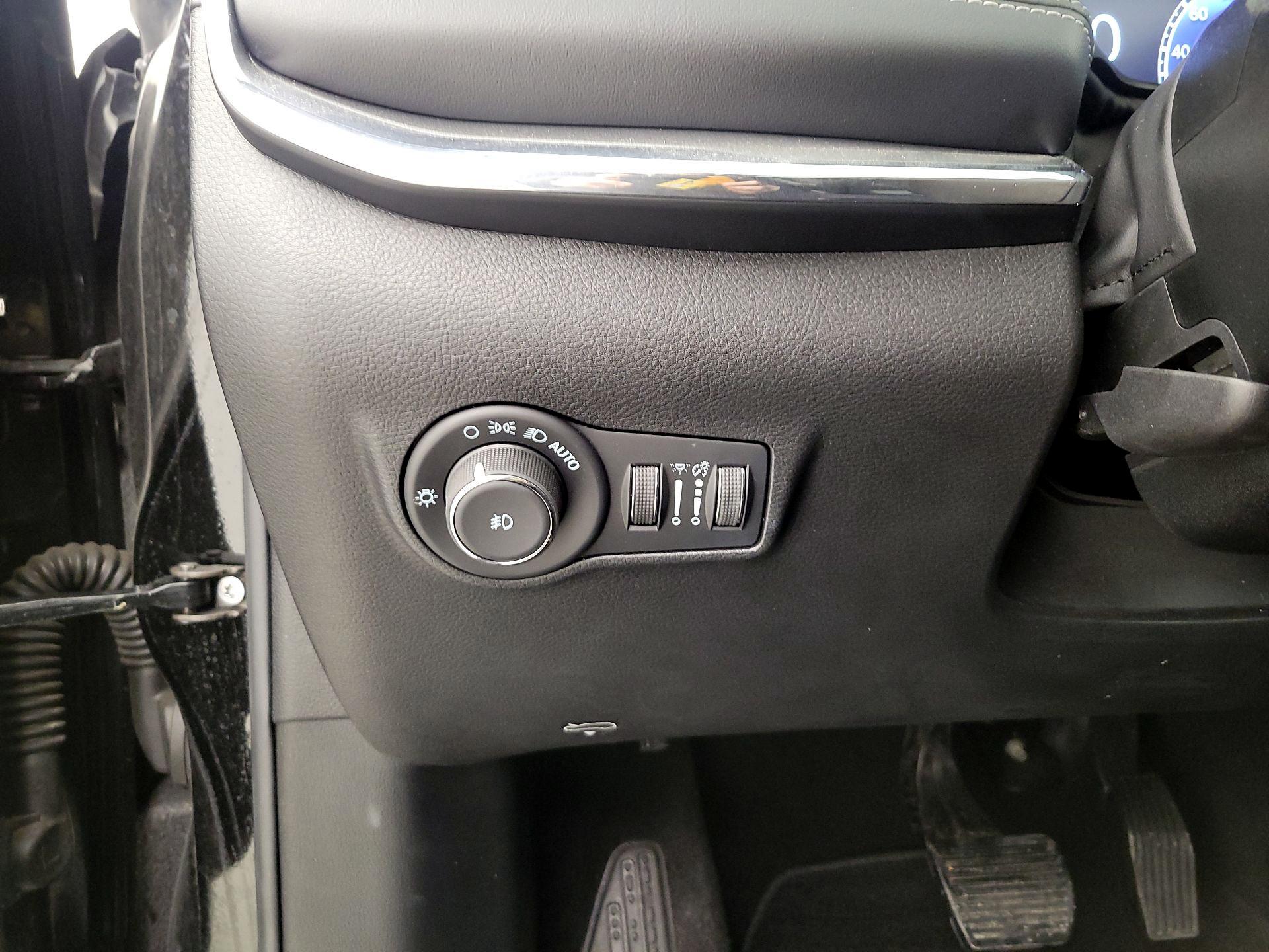 Thumbnail: 2022 Jeep Compass - 13