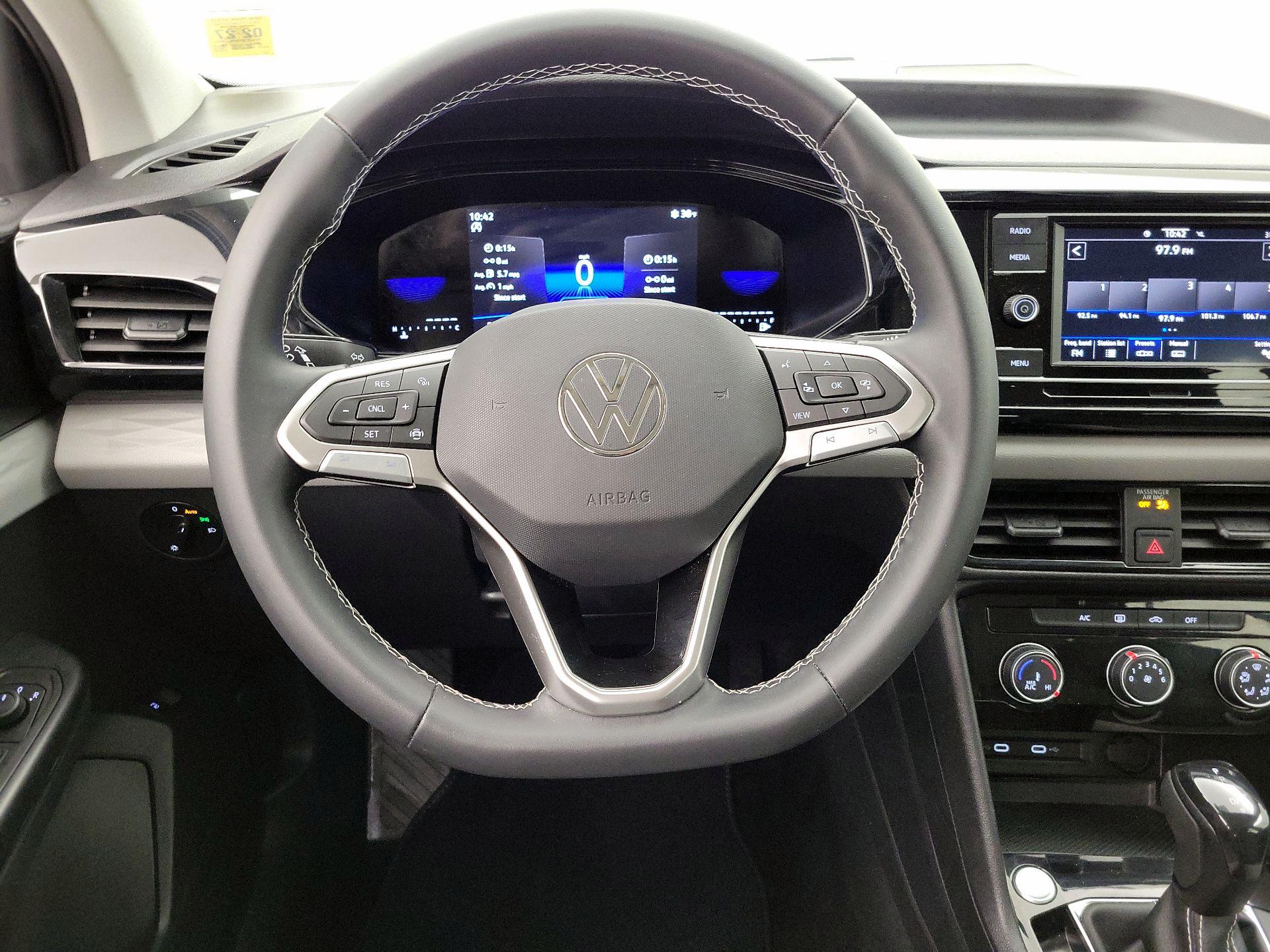 Thumbnail: 2023 Volkswagen Taos - 10