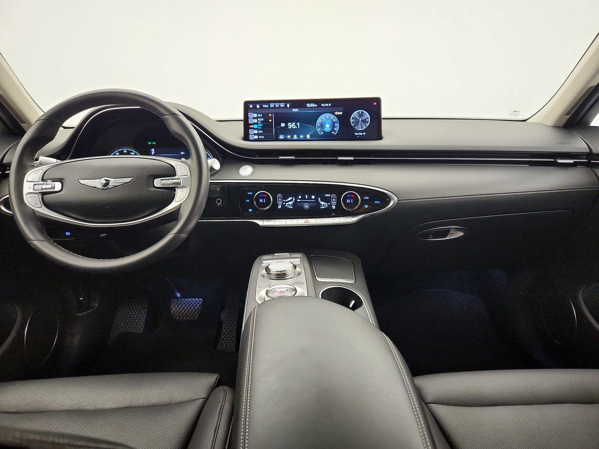 Thumbnail: 2025 Genesis GV70 - 9