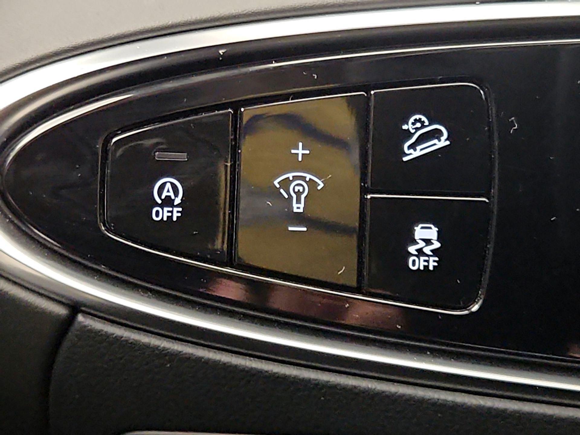 Thumbnail: 2025 Genesis GV70 - 13