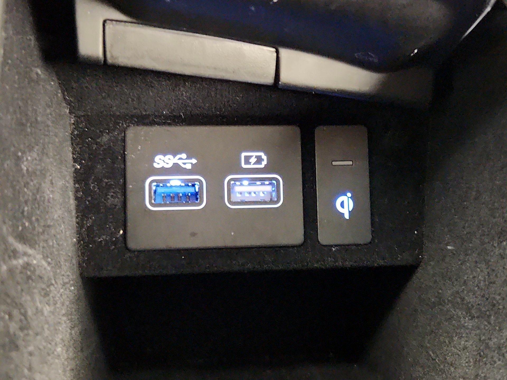 Thumbnail: 2025 Genesis GV70 - 19