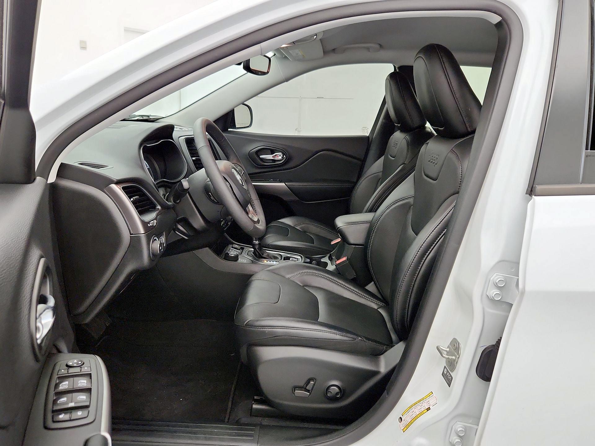 Thumbnail: 2022 Jeep Cherokee - 11