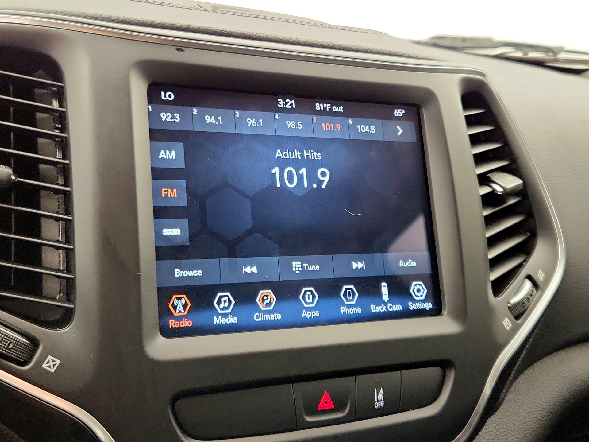 Thumbnail: 2022 Jeep Cherokee - 15