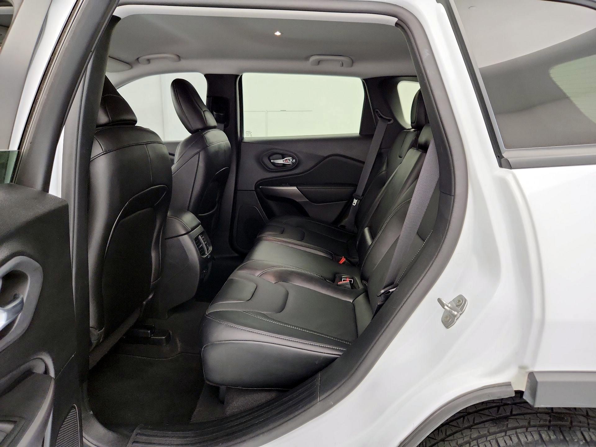 Thumbnail: 2022 Jeep Cherokee - 19