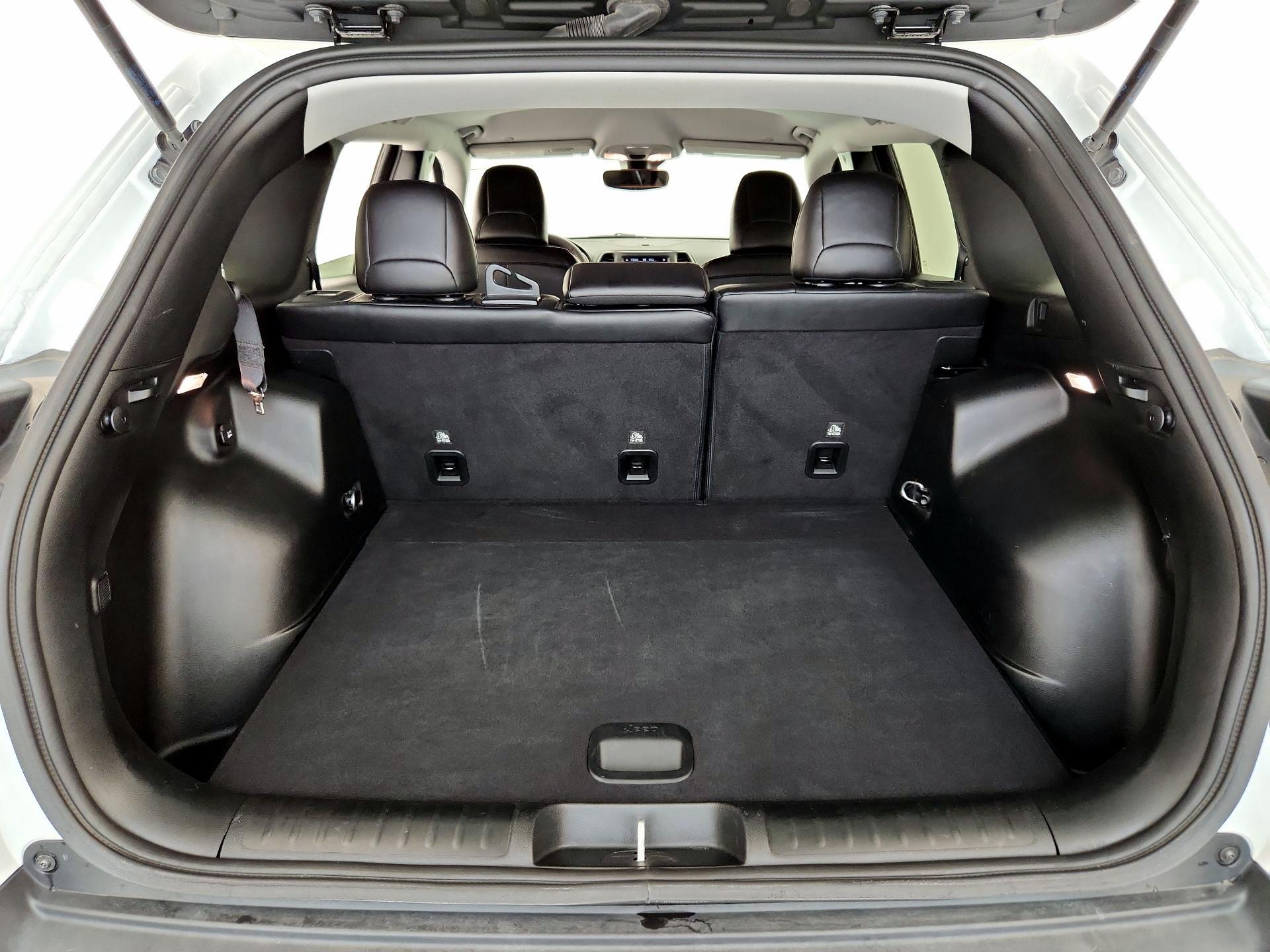 Thumbnail: 2022 Jeep Cherokee - 20