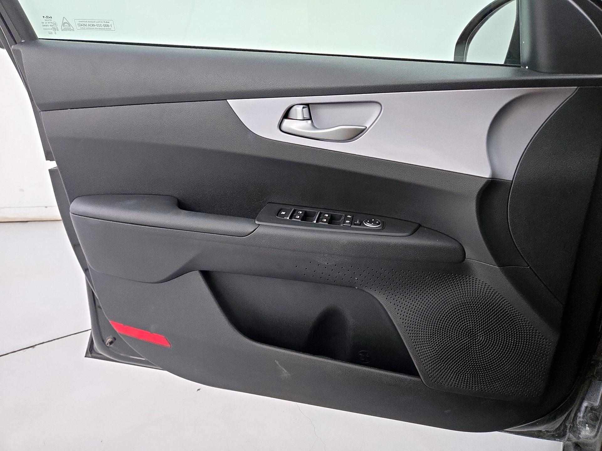 Thumbnail: 2024 Kia Forte - 12