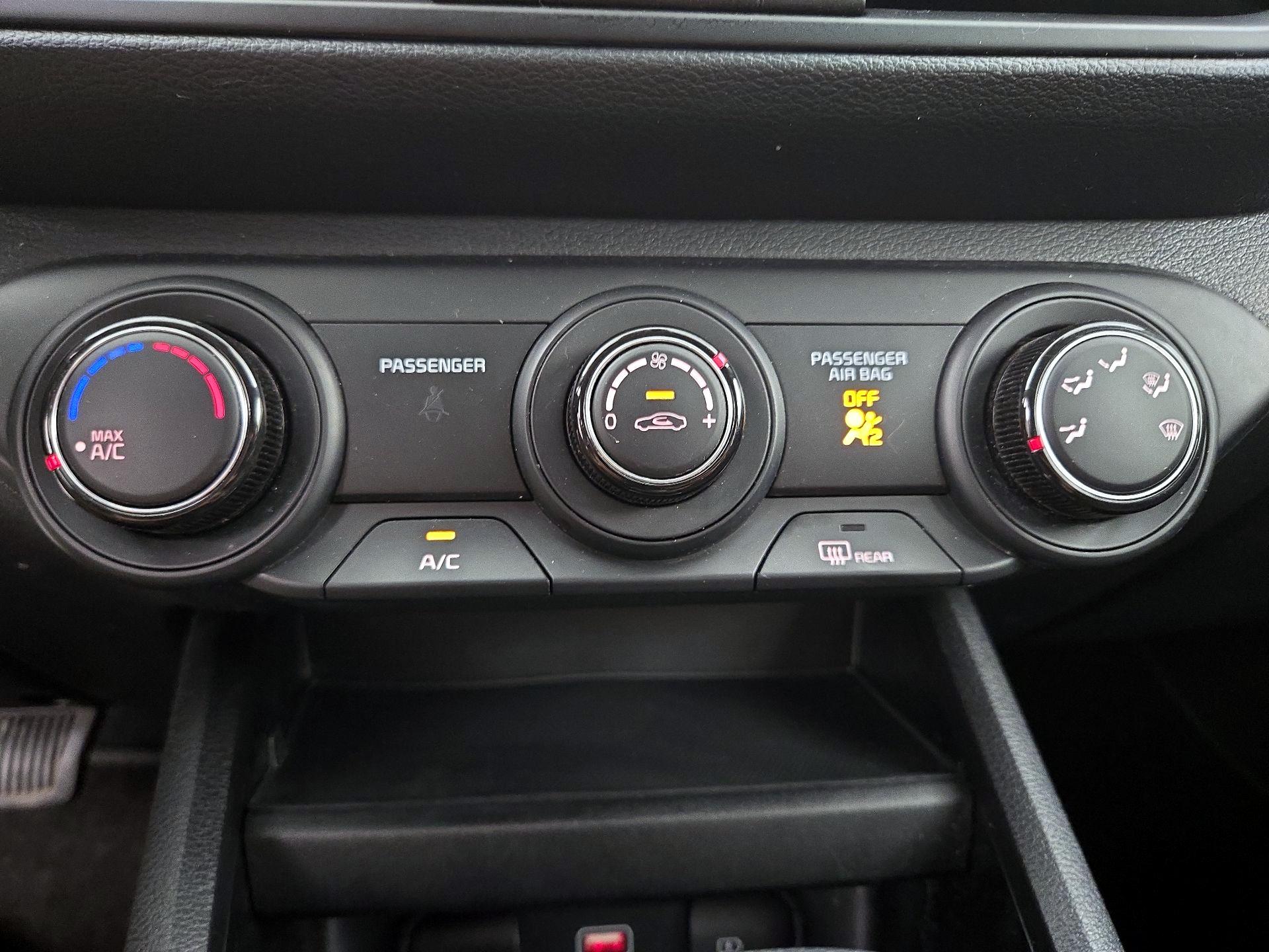 Thumbnail: 2024 Kia Forte - 16