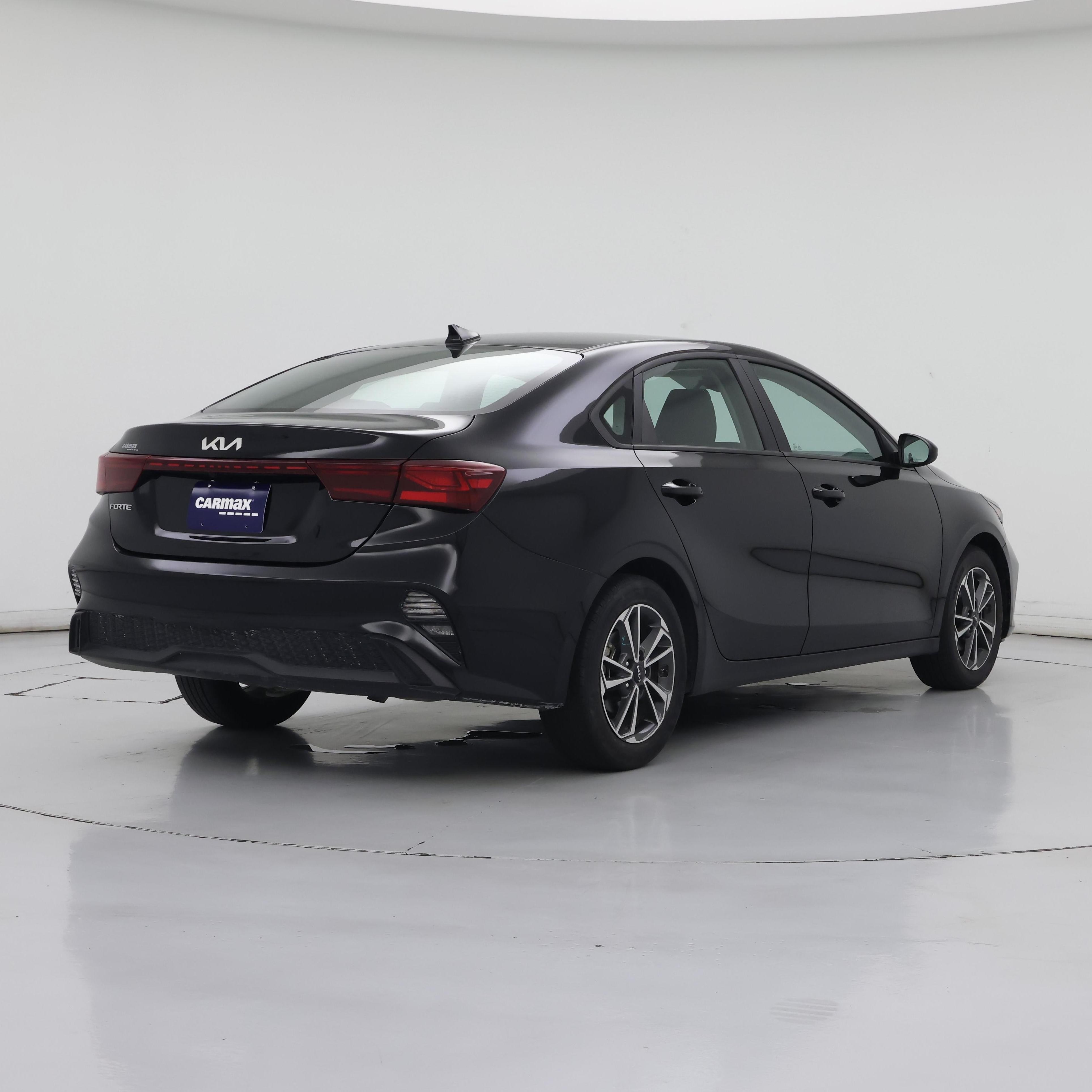 Thumbnail: 2024 Kia Forte - 8