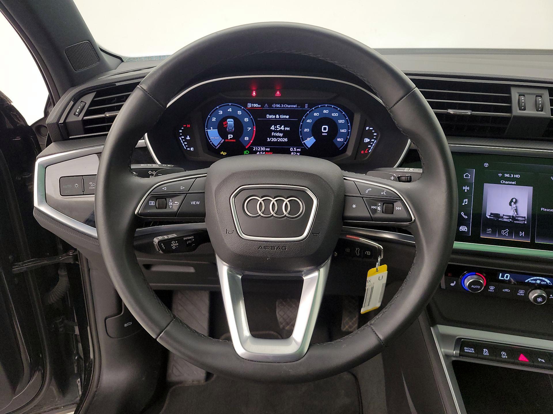 Thumbnail: 2025 Audi Q3 - 10