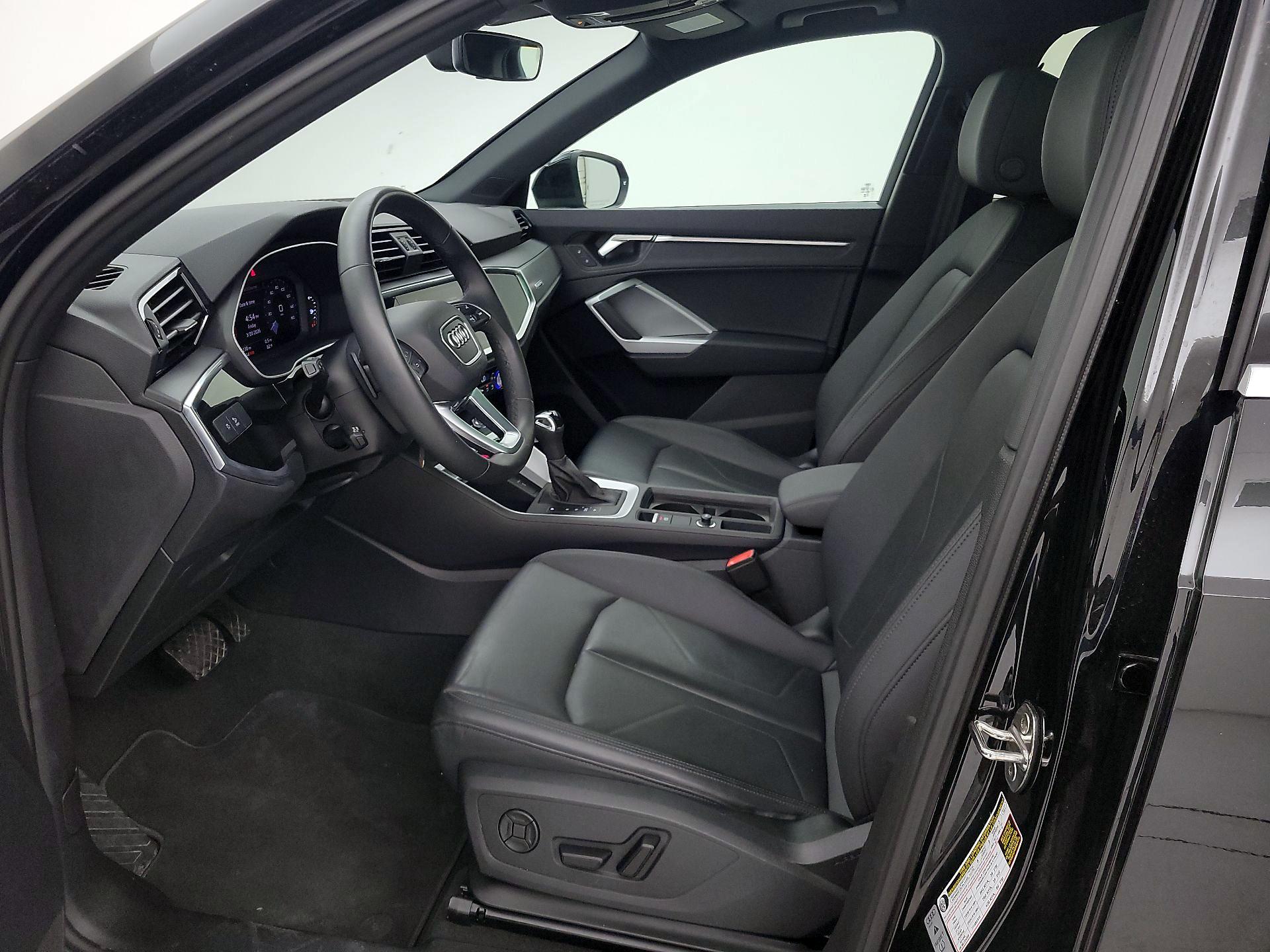 Thumbnail: 2025 Audi Q3 - 11