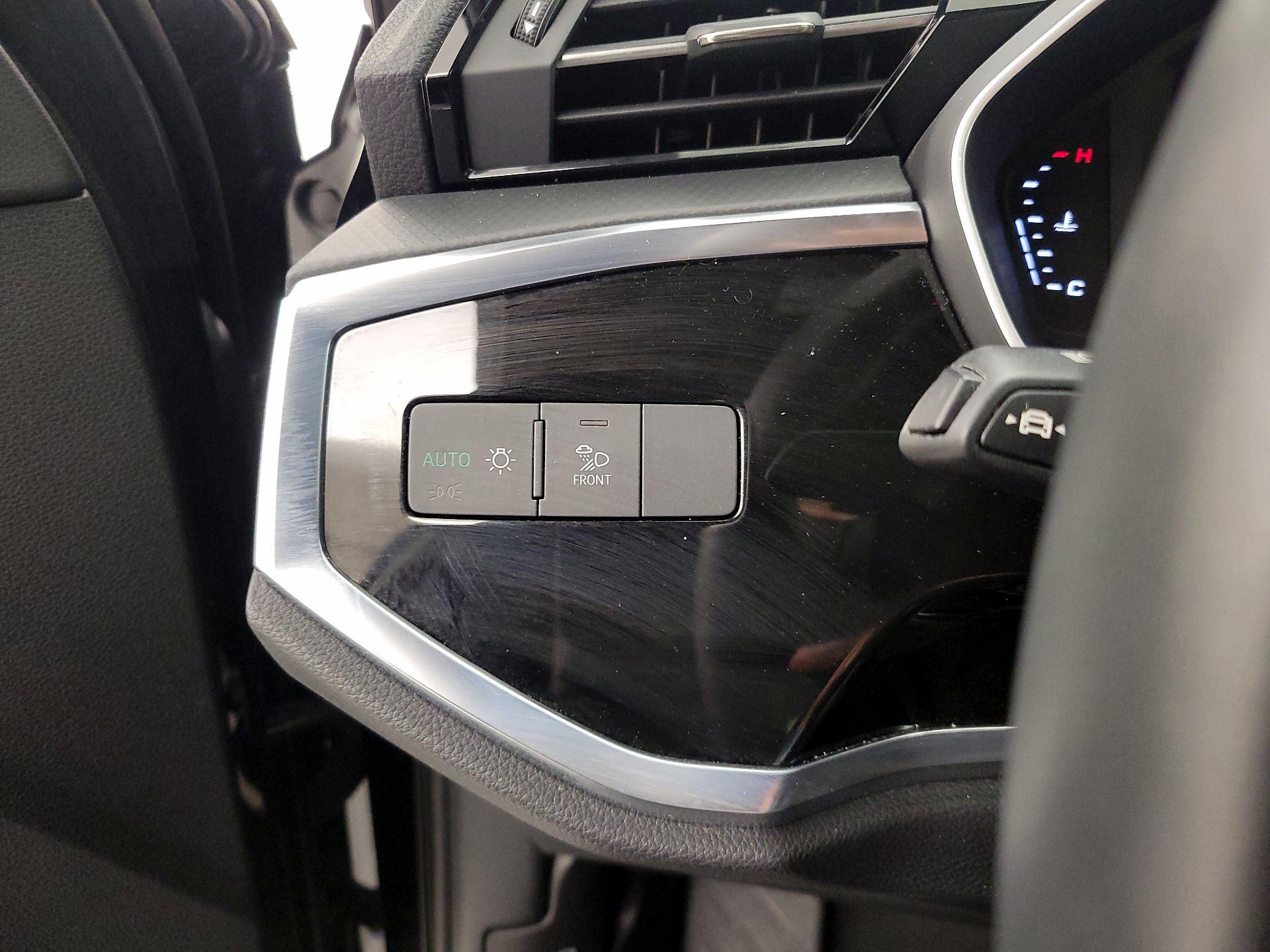 Thumbnail: 2025 Audi Q3 - 13