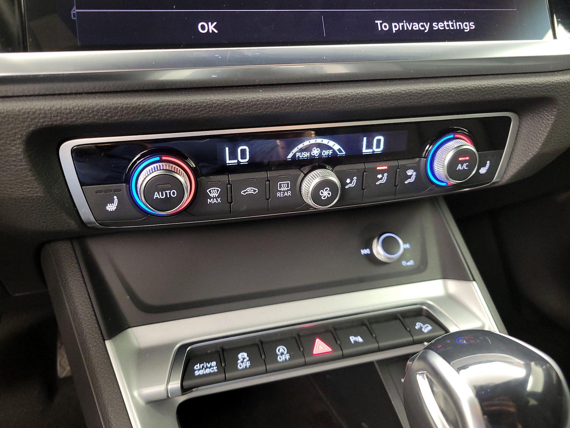 Thumbnail: 2025 Audi Q3 - 16