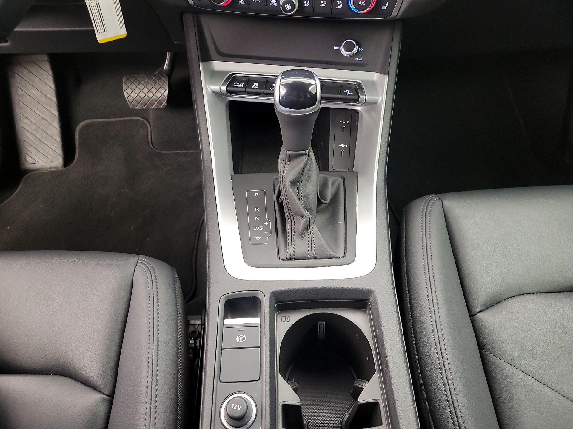 Thumbnail: 2025 Audi Q3 - 17